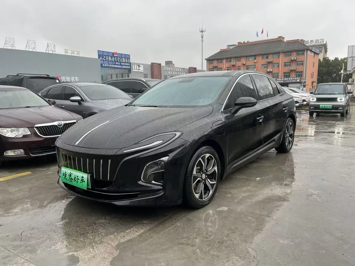 Hongqi E-QM5  из Китая
