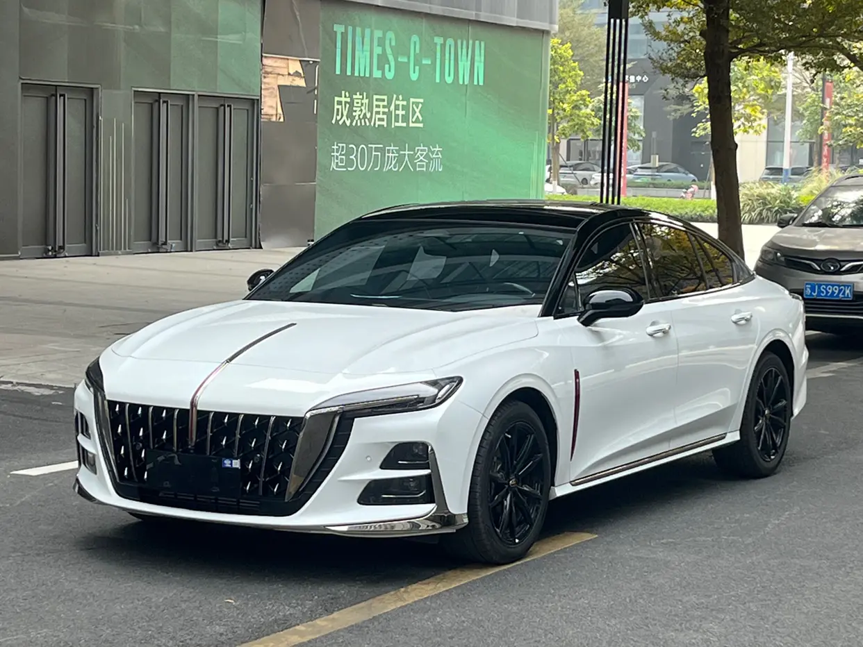 Hongqi H6  из Китая