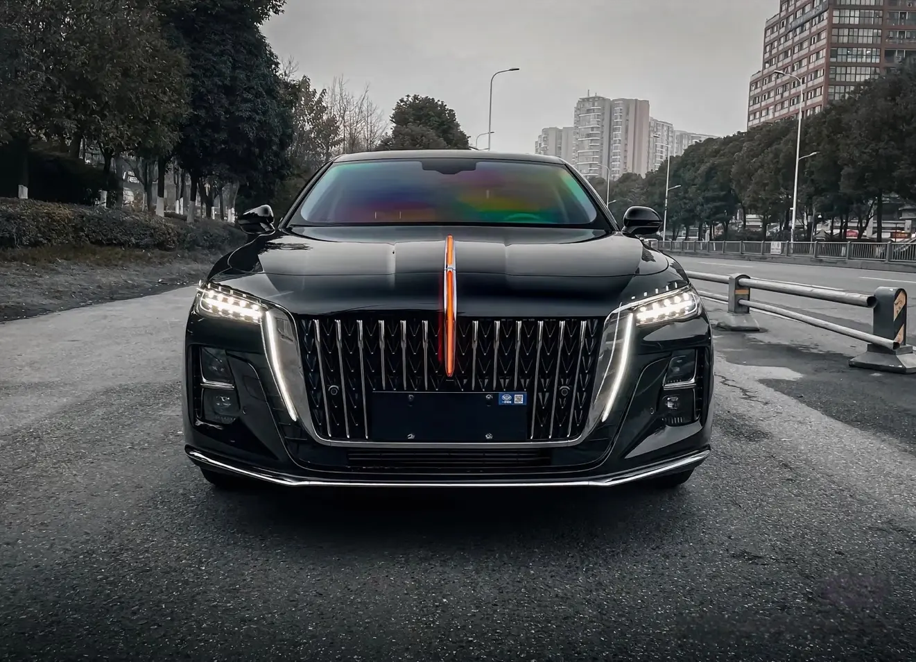 Hongqi H5  из Китая