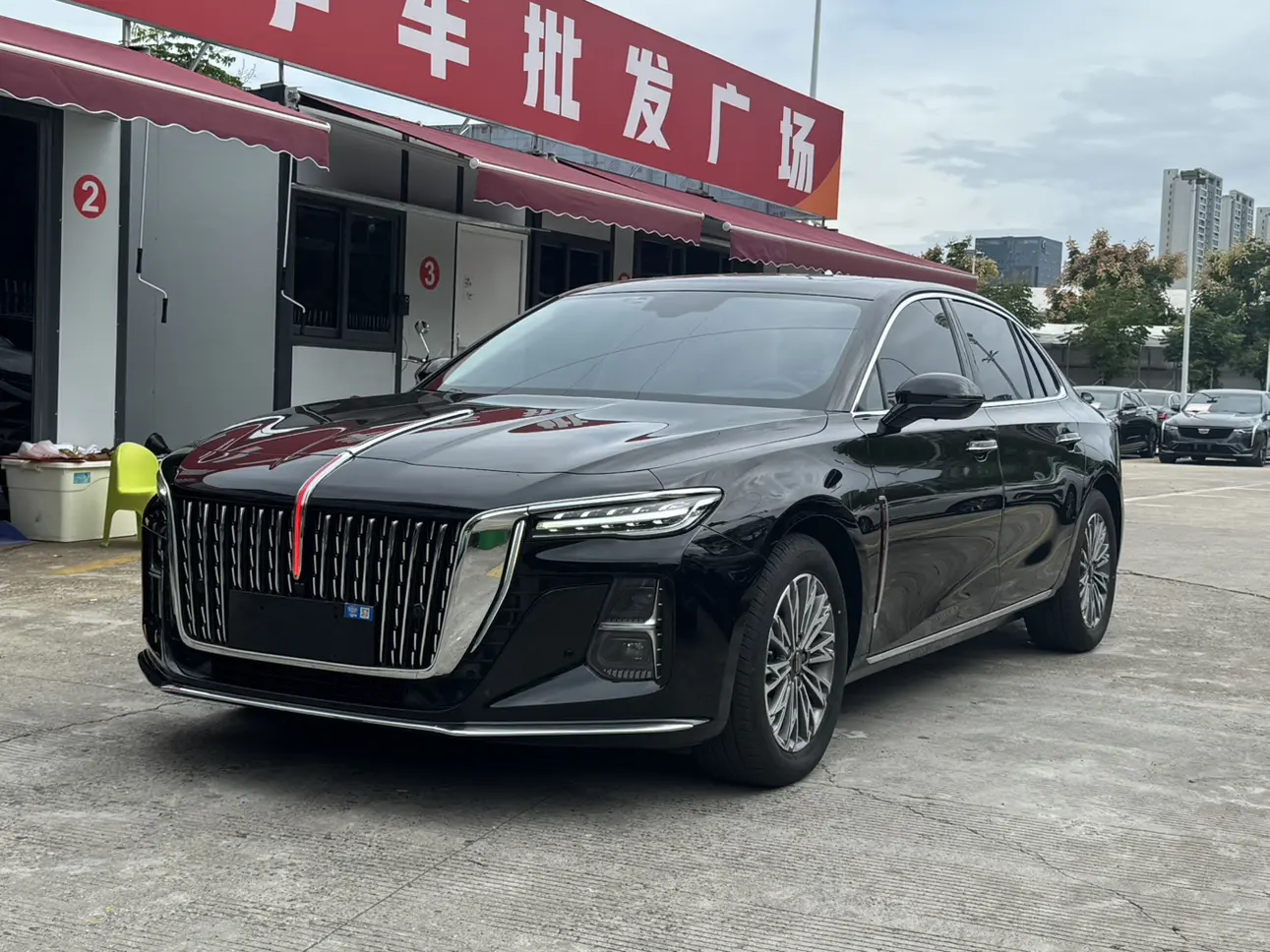 Hongqi H5  из Китая