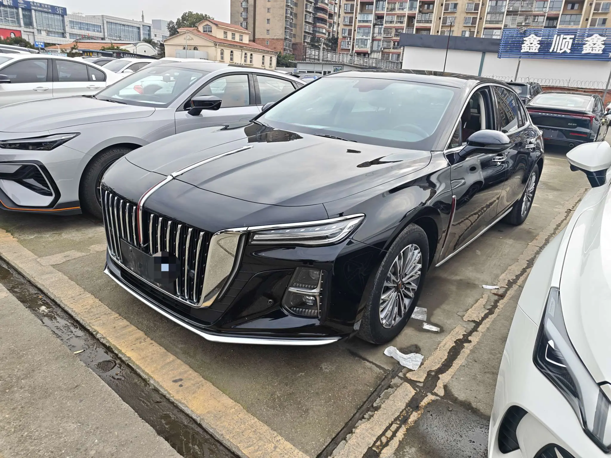 Hongqi H5  из Китая