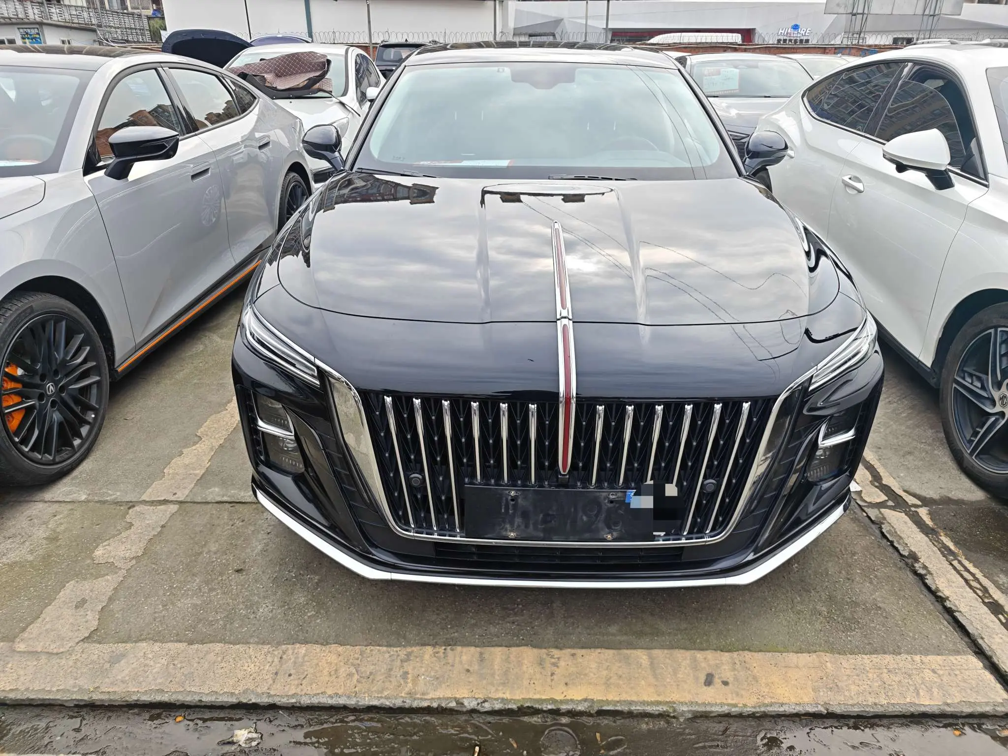 Hongqi H5  из Китая