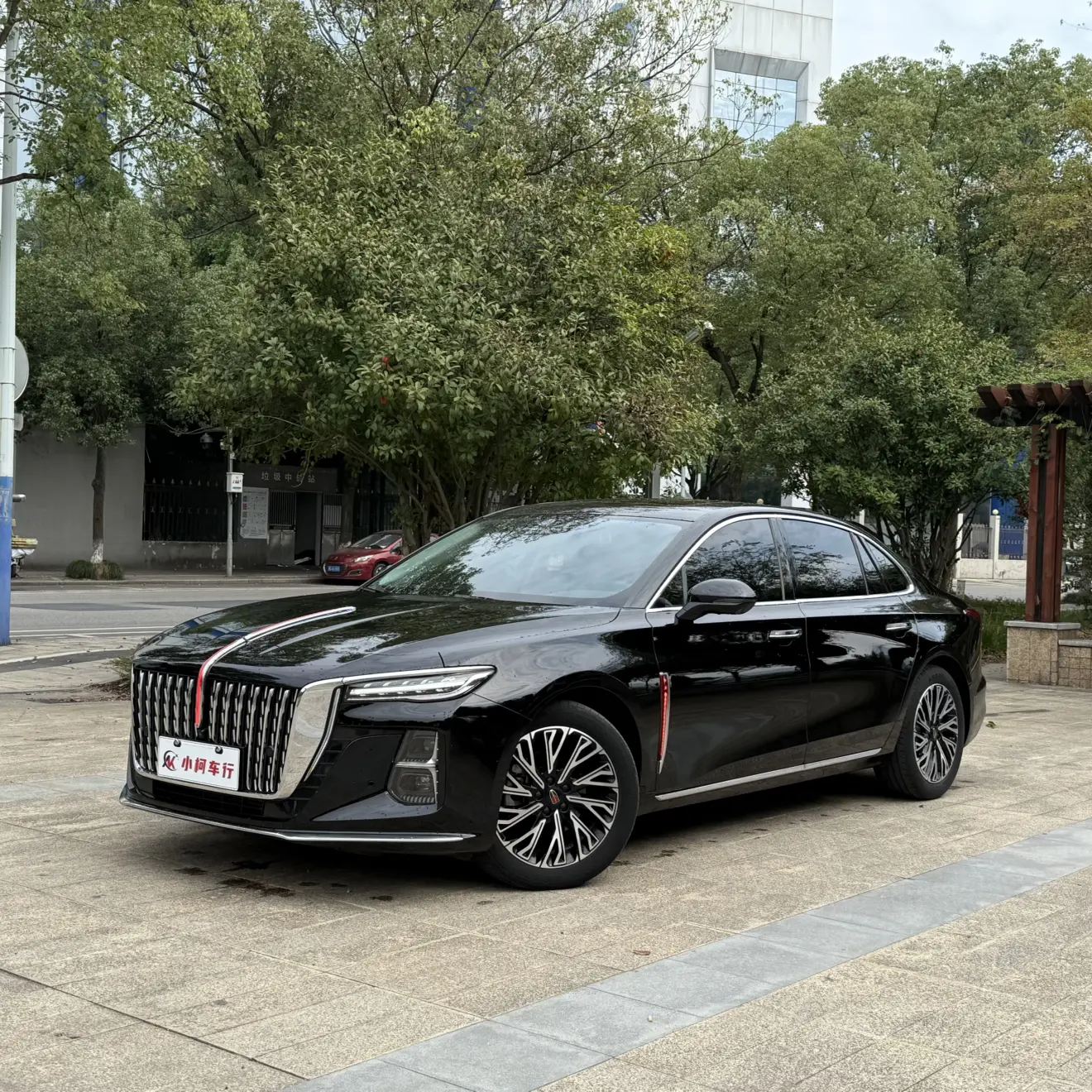 Hongqi H5  из Китая