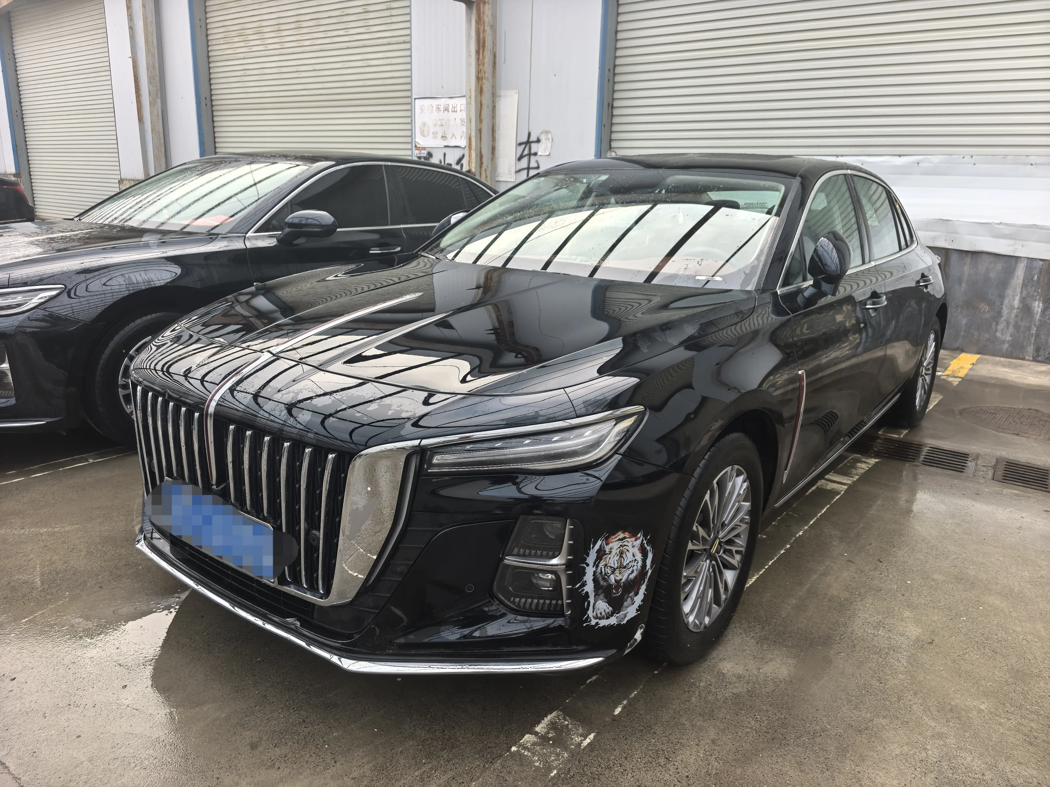 Hongqi H5  из Китая