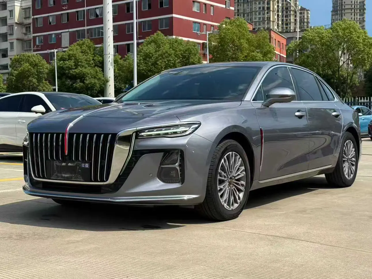 Hongqi H5  из Китая