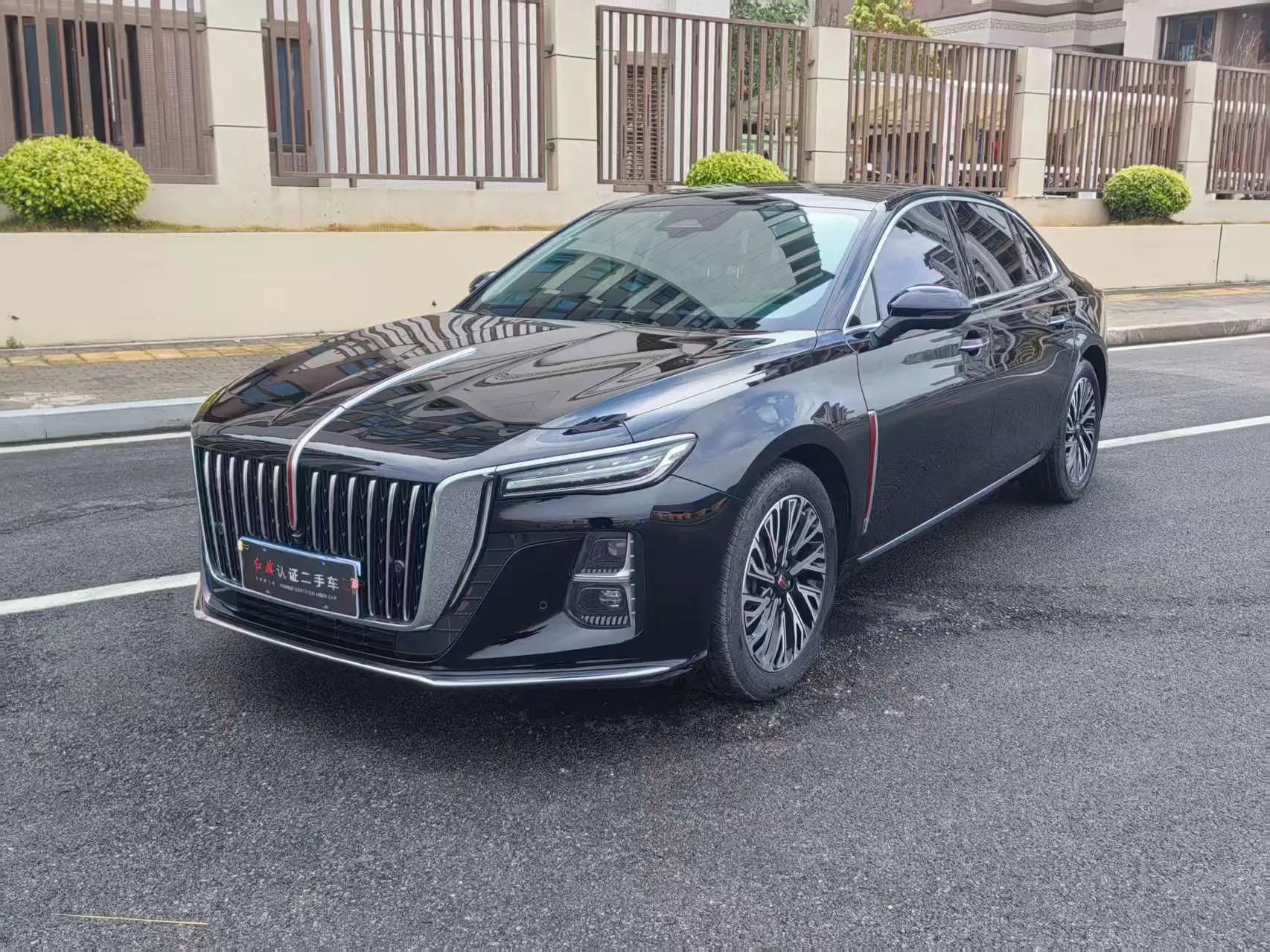 Hongqi H5  из Китая