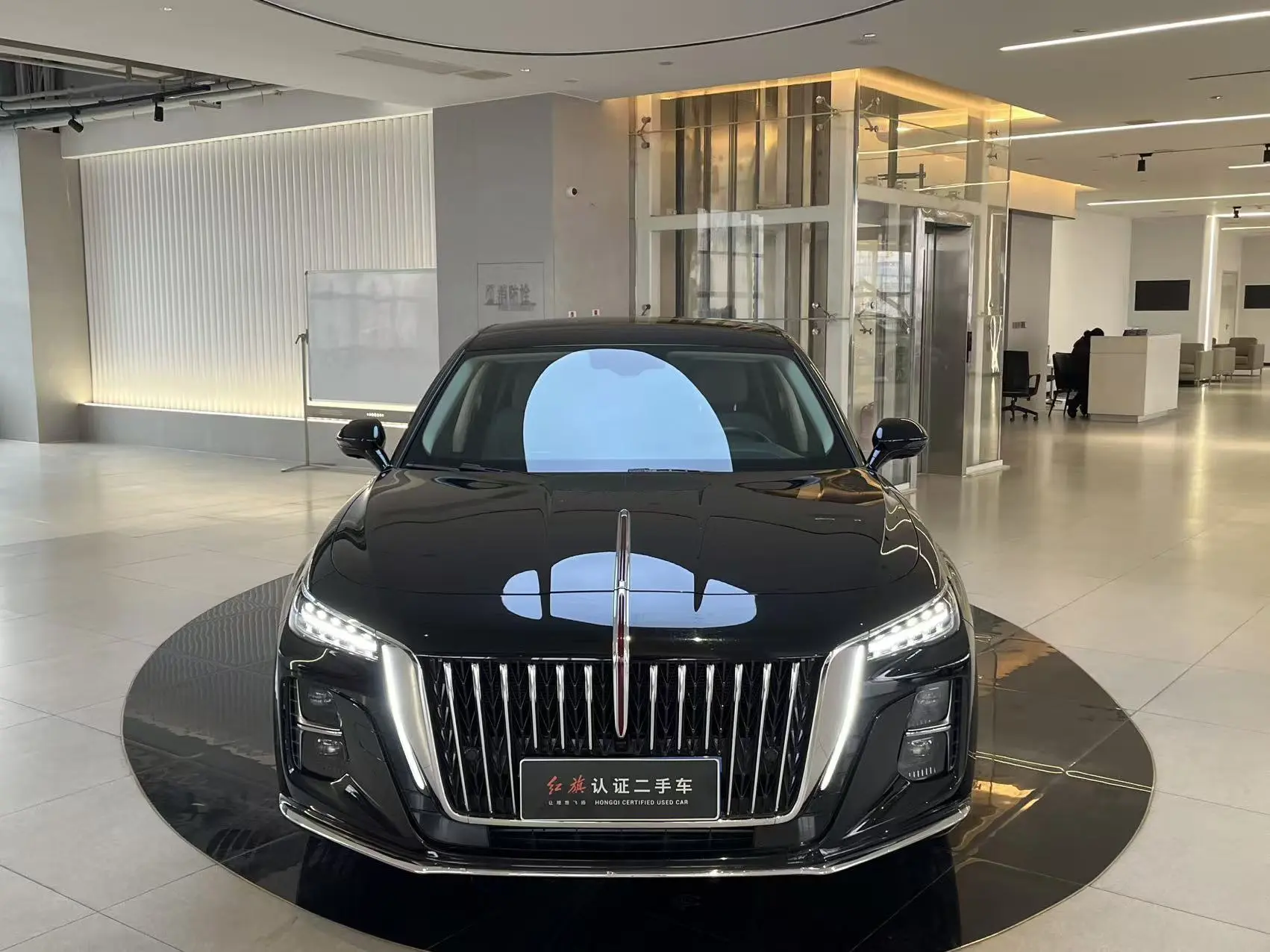 Hongqi H5  из Китая