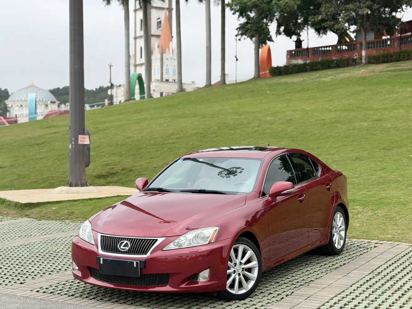 Lexus IS