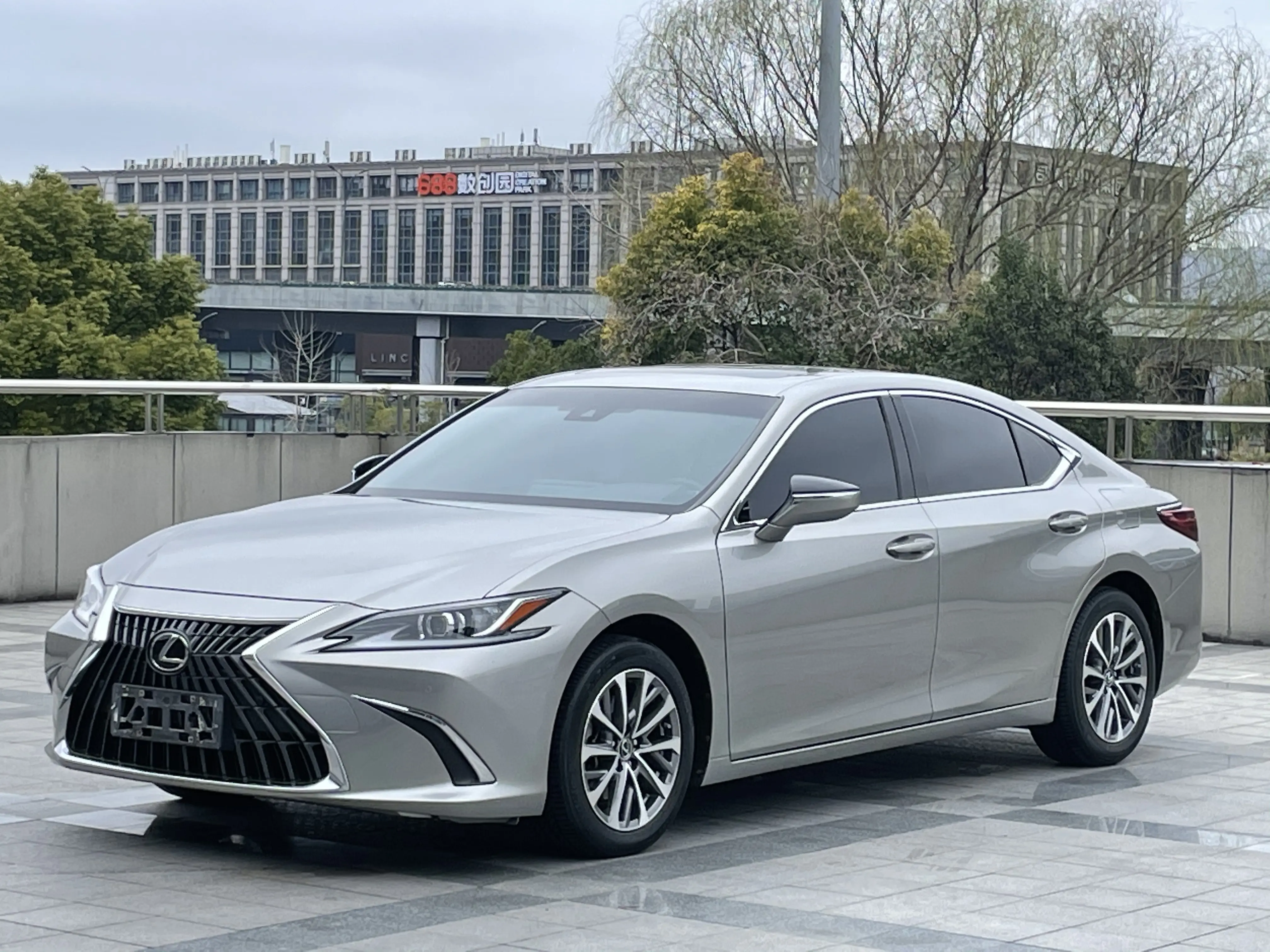 Lexus ES