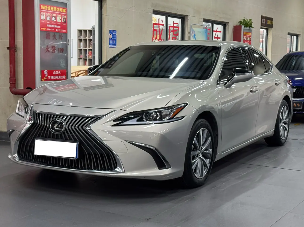 Lexus ES