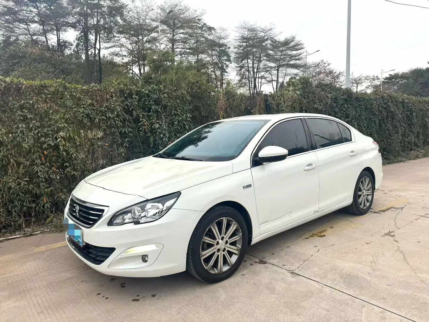 Peugeot 408
