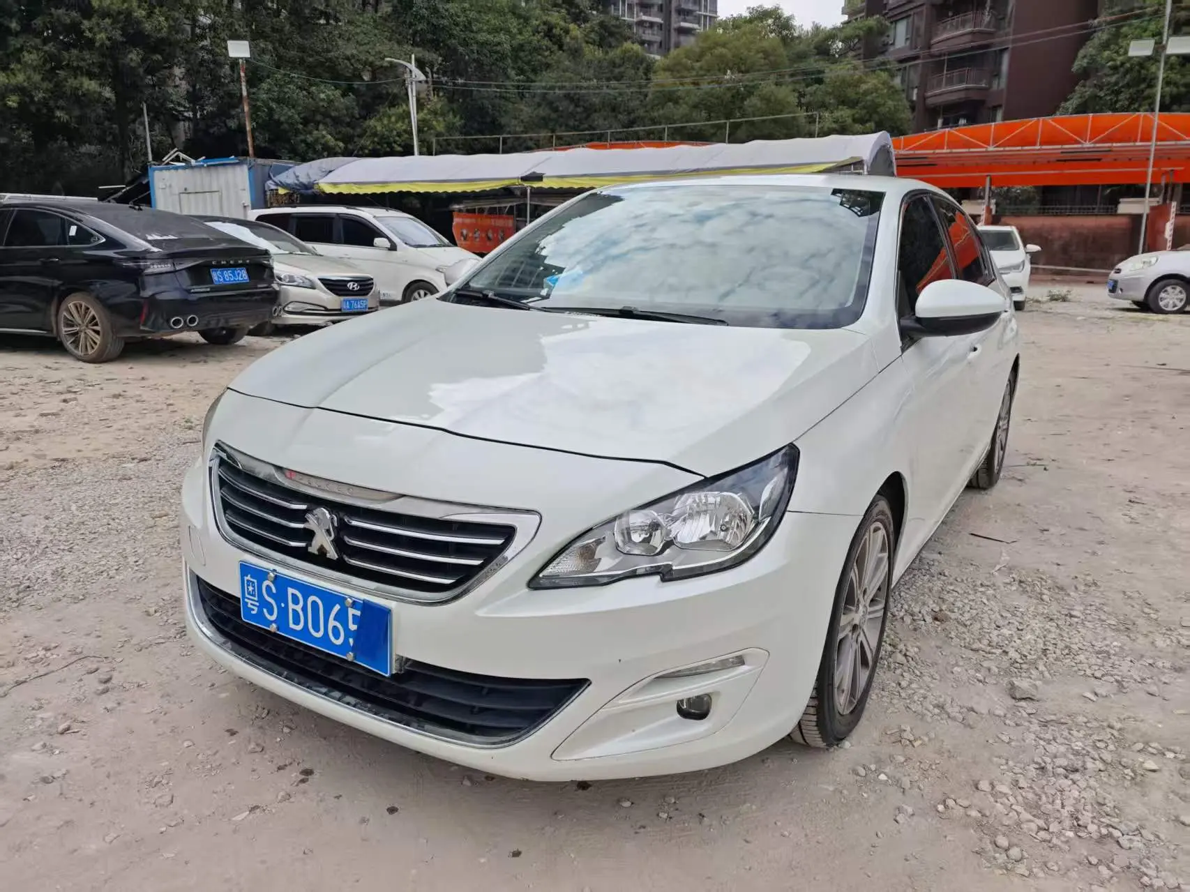Peugeot 408
