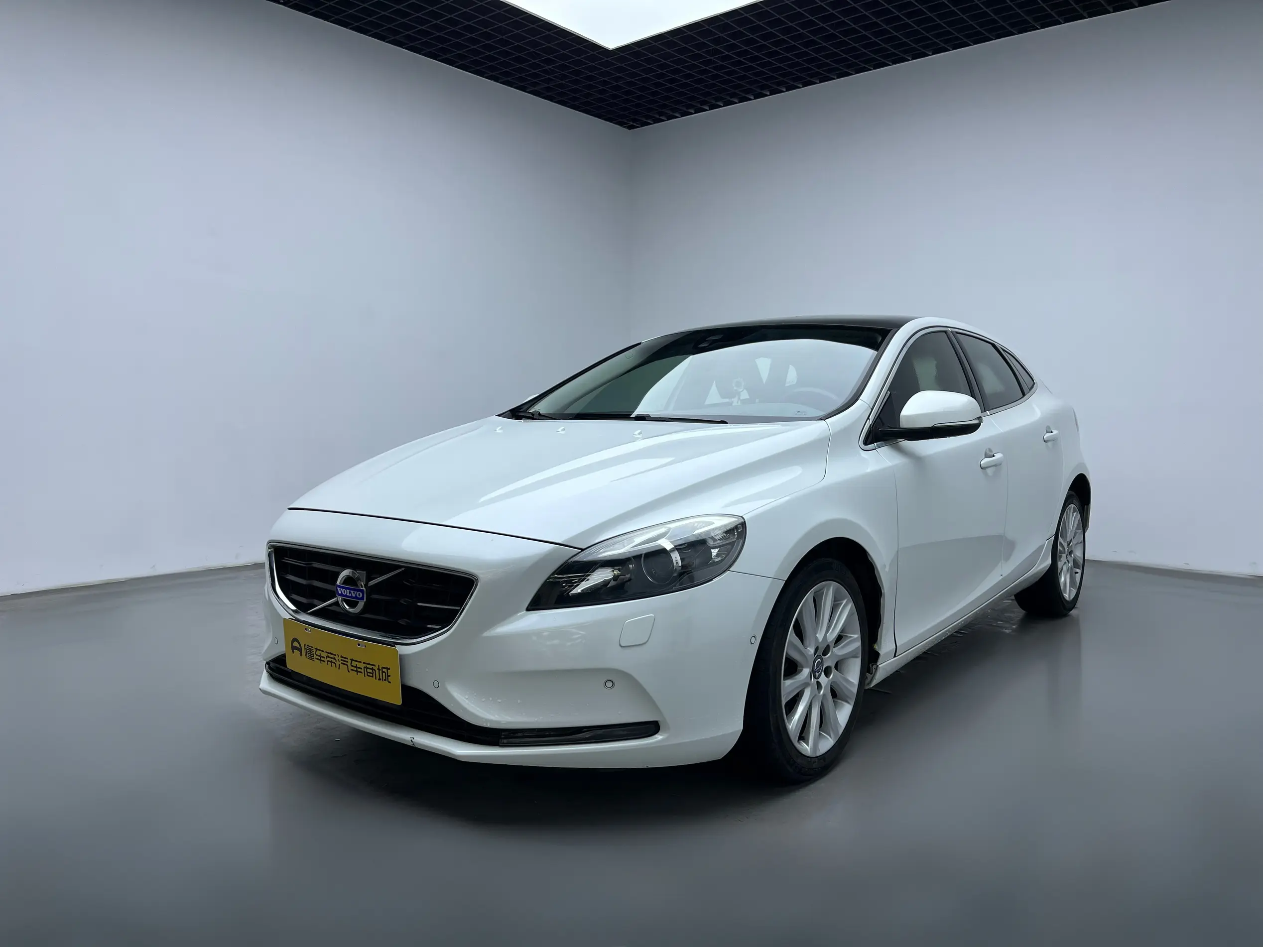 Volvo V40  из Китая