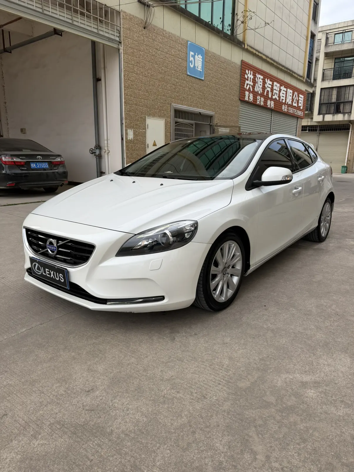 Volvo V40  из Китая