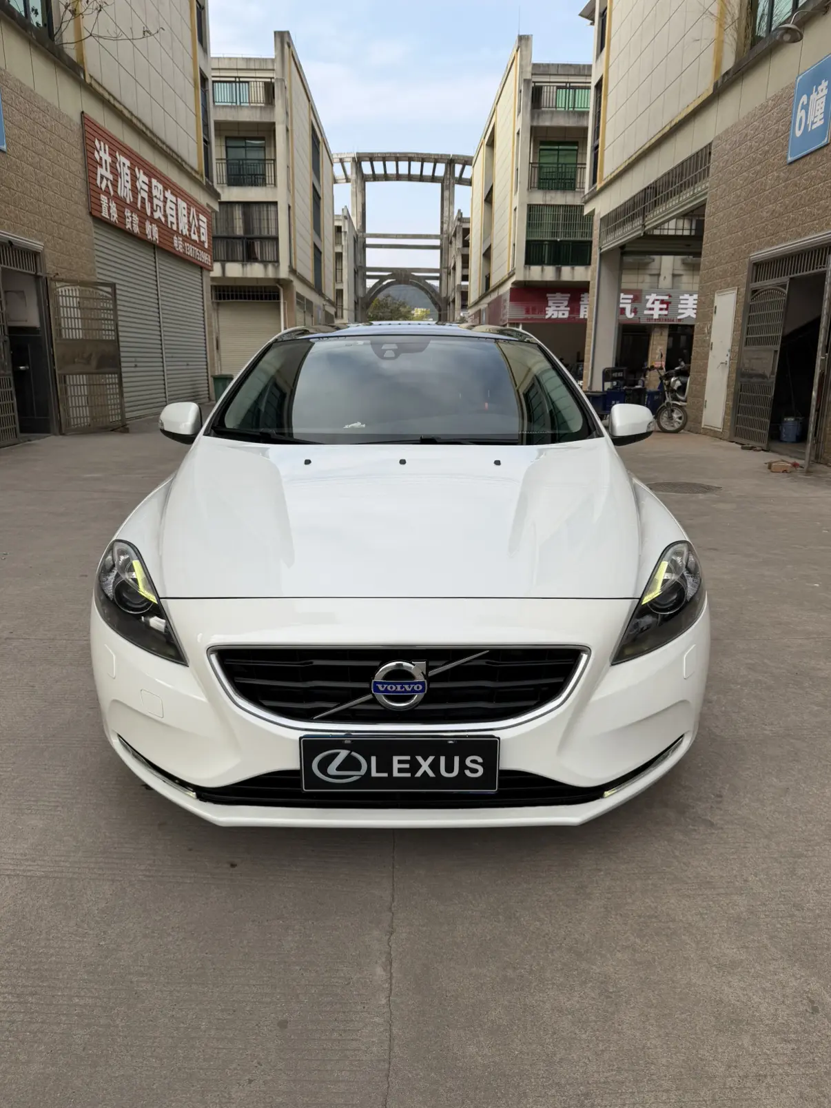 Volvo V40  из Китая