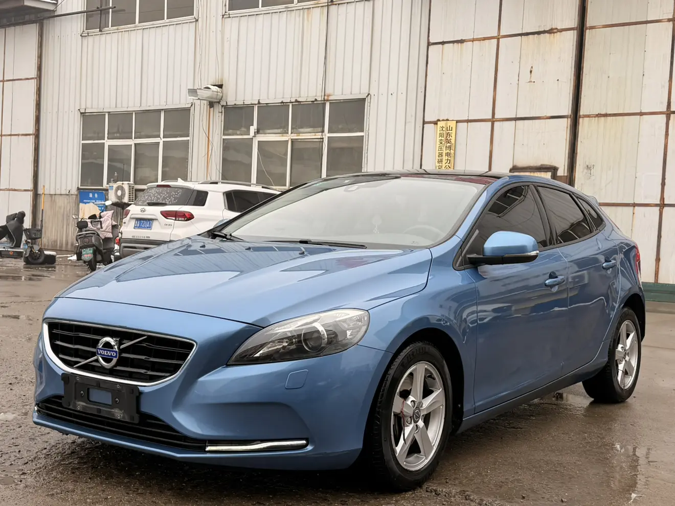 Volvo V40  из Китая