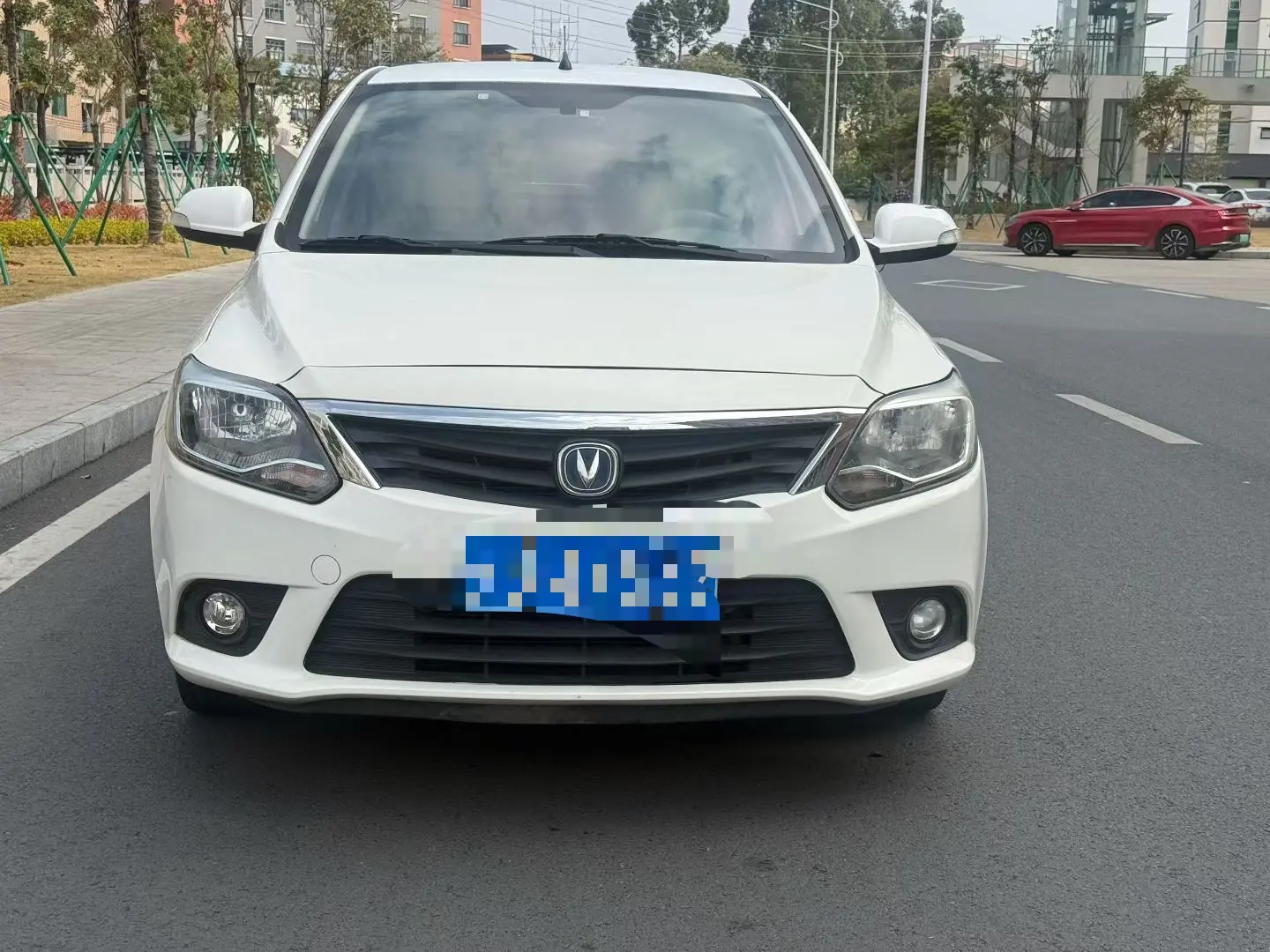 Changan Yuexiang V3  из Китая