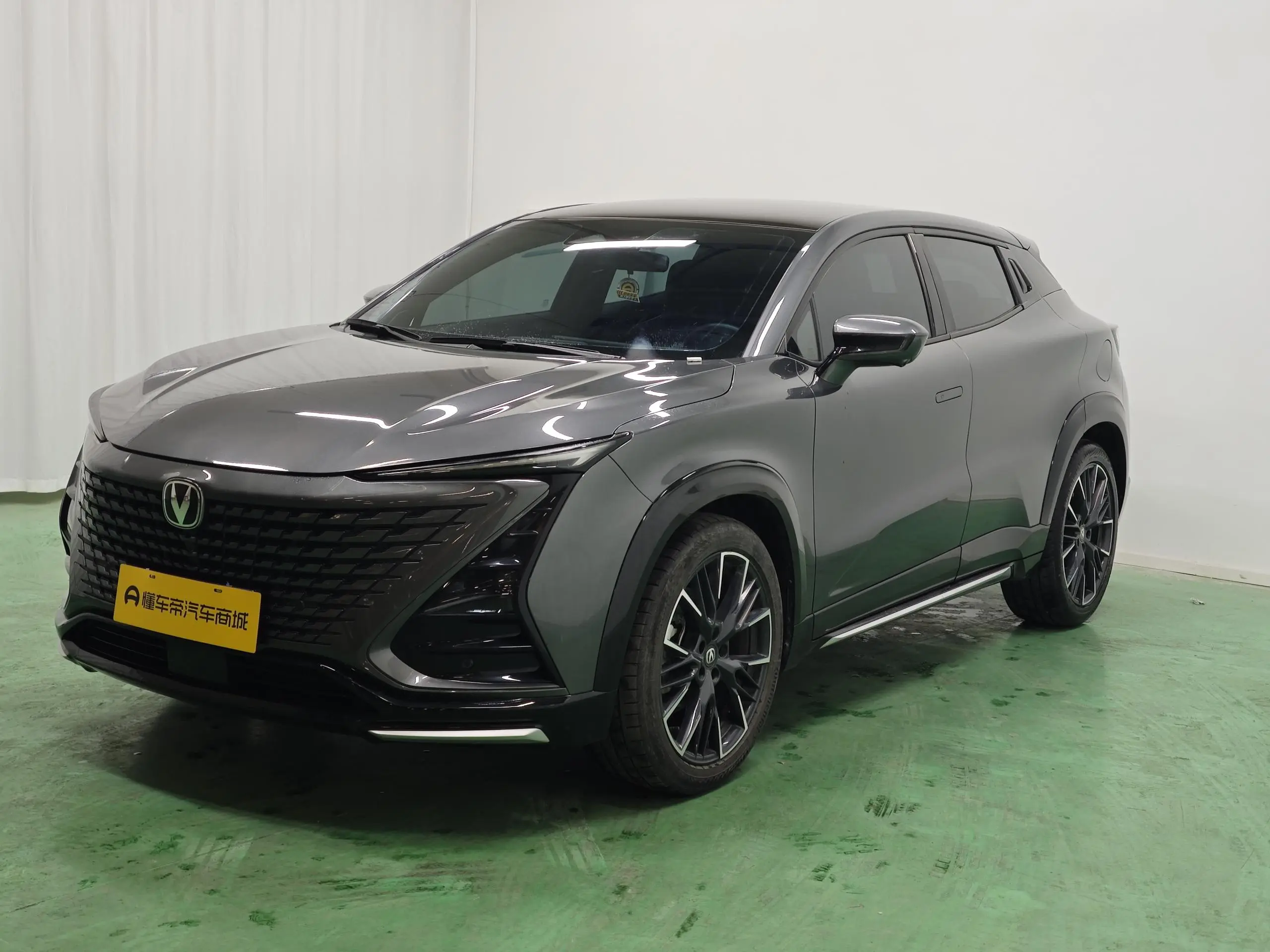 Changan UNI-T  из Китая