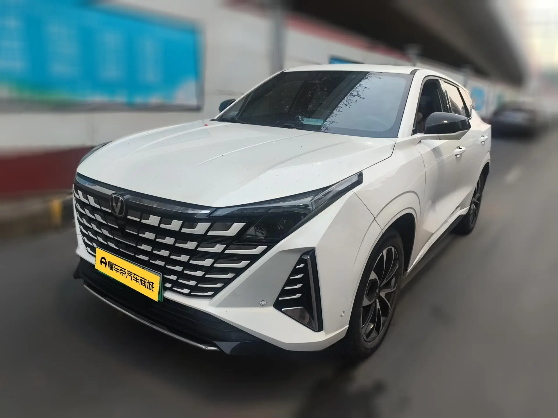 Changan UNI-Z PHEV  из Китая