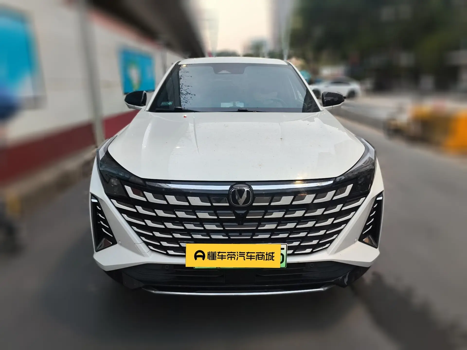 Changan UNI-Z PHEV  из Китая