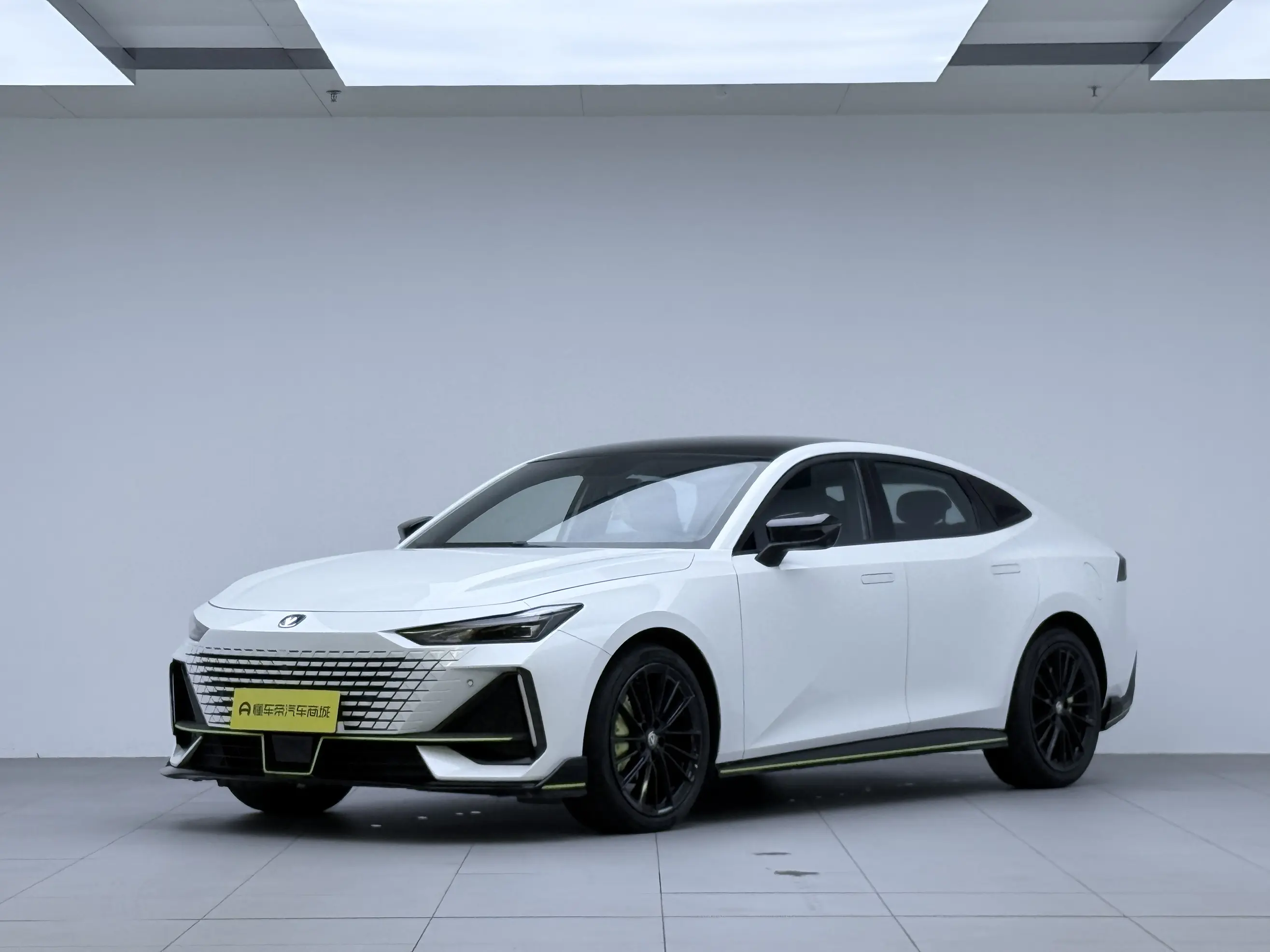 Changan UNI-V  из Китая