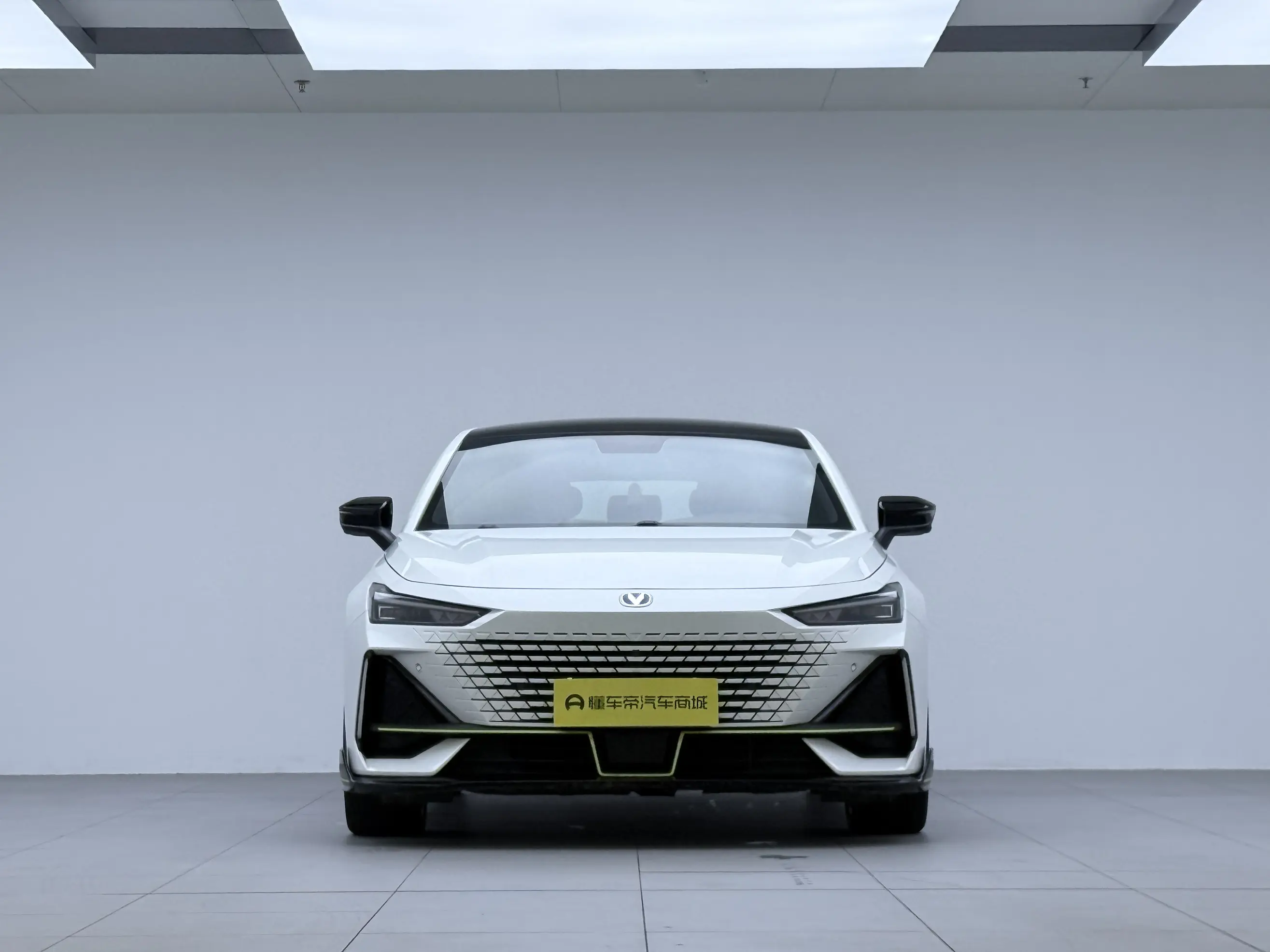 Changan UNI-V  из Китая