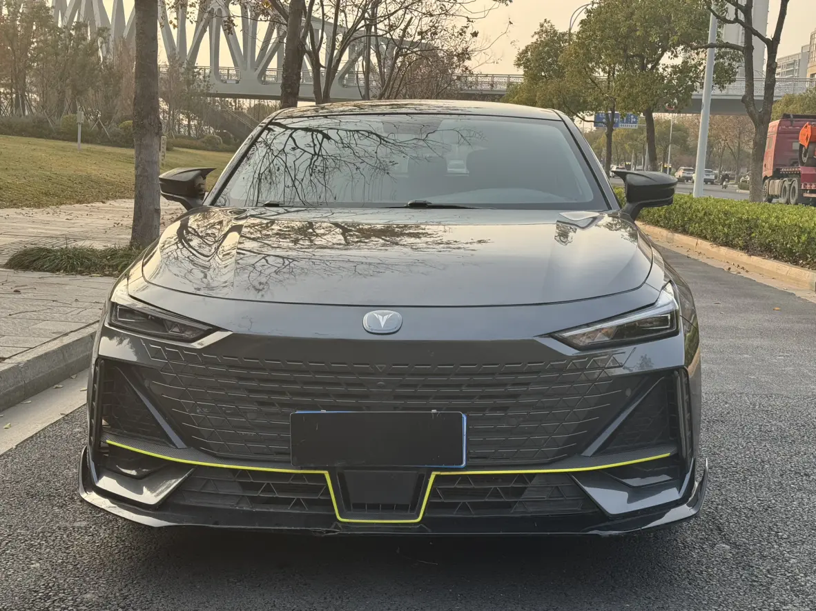 Changan UNI-V  из Китая