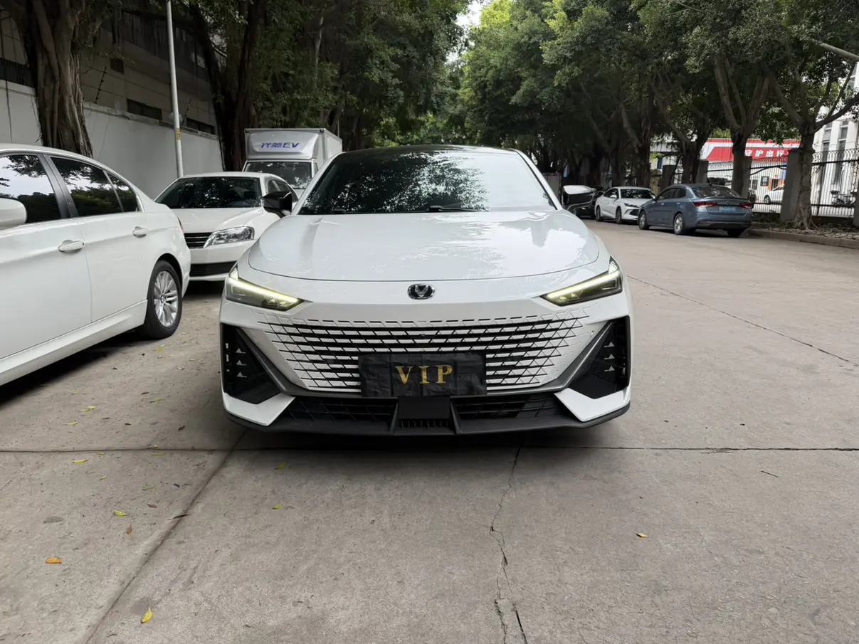 Changan UNI-V  из Китая