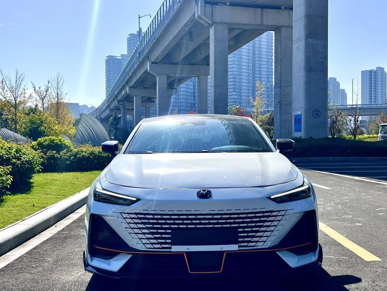 Changan UNI-V  из Китая