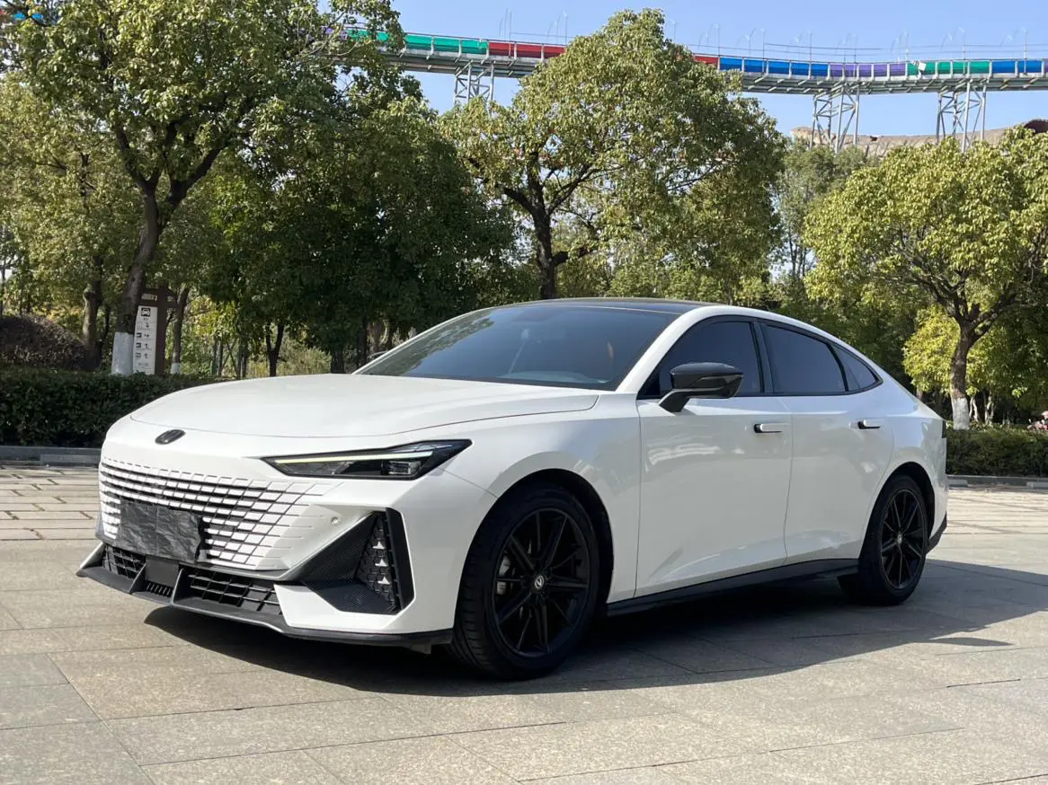 Changan UNI-V  из Китая