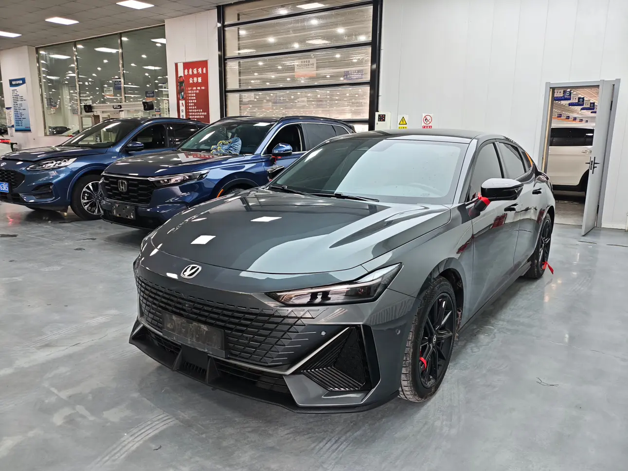 Changan UNI-V  из Китая