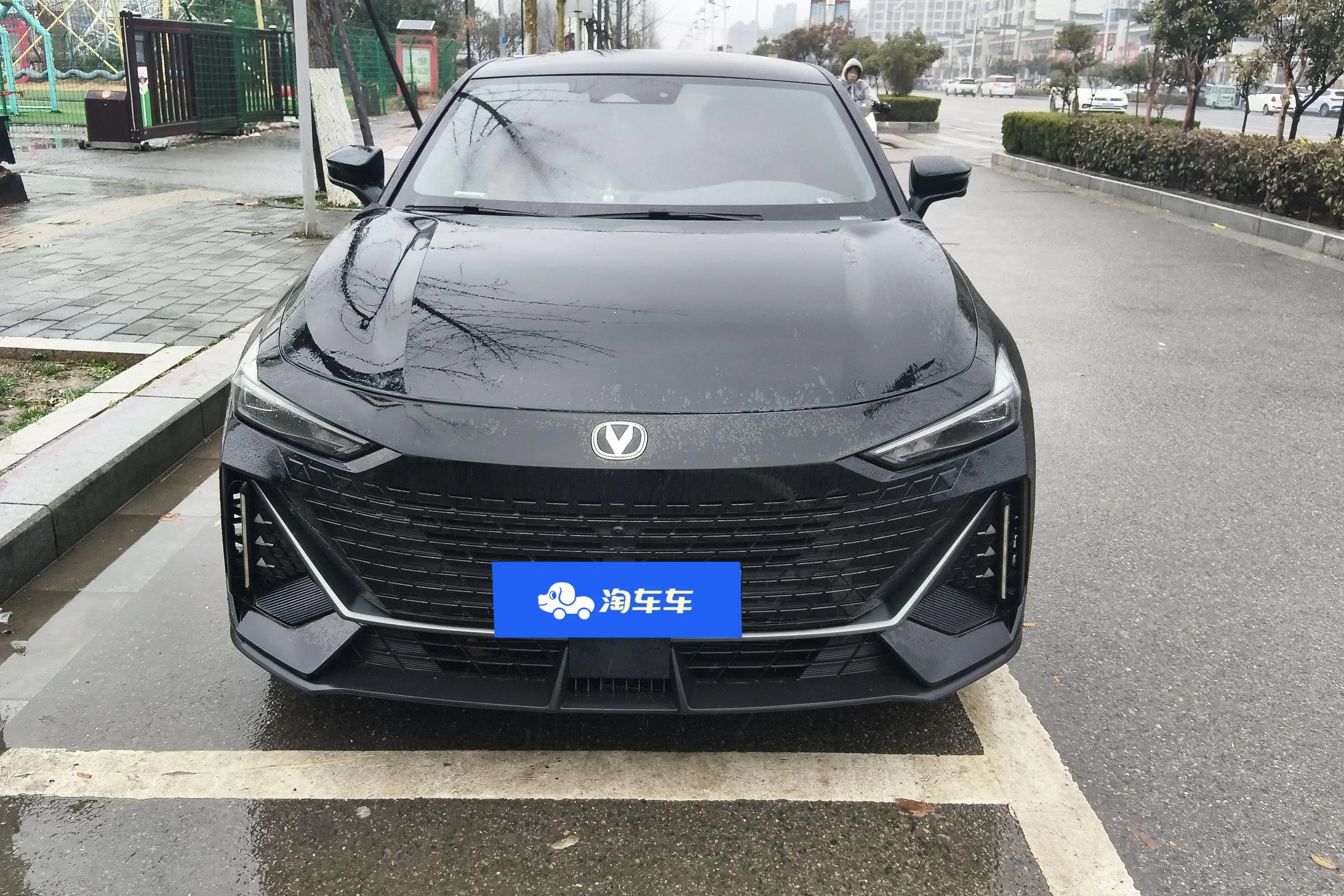 Changan UNI-V  из Китая