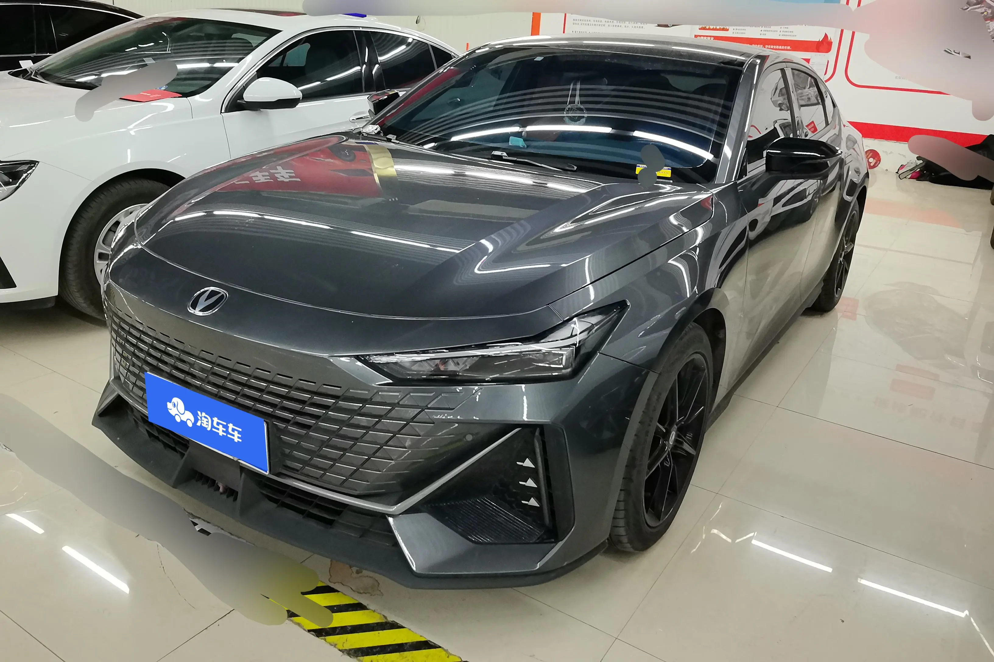 Changan UNI-V  из Китая