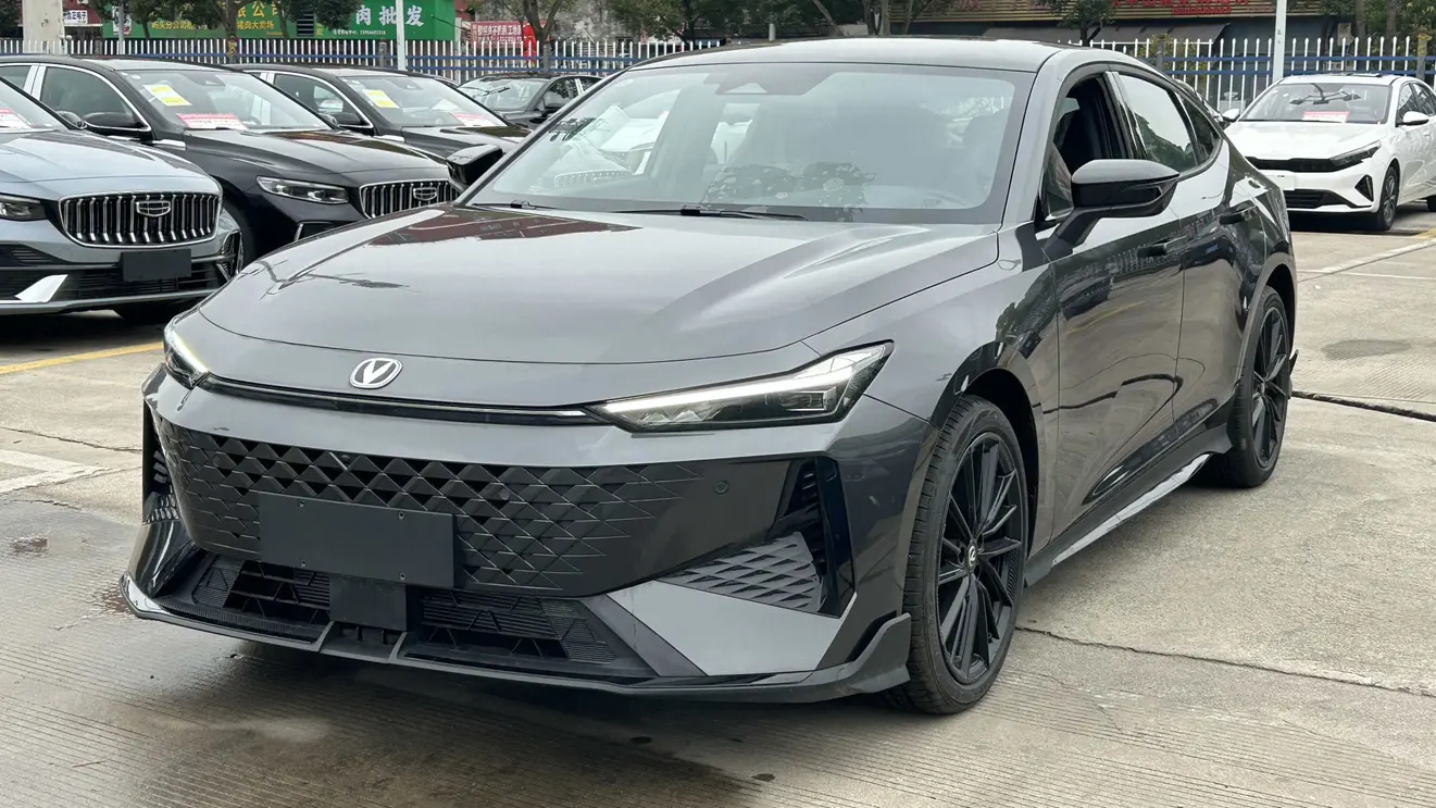 Changan UNI-V  из Китая