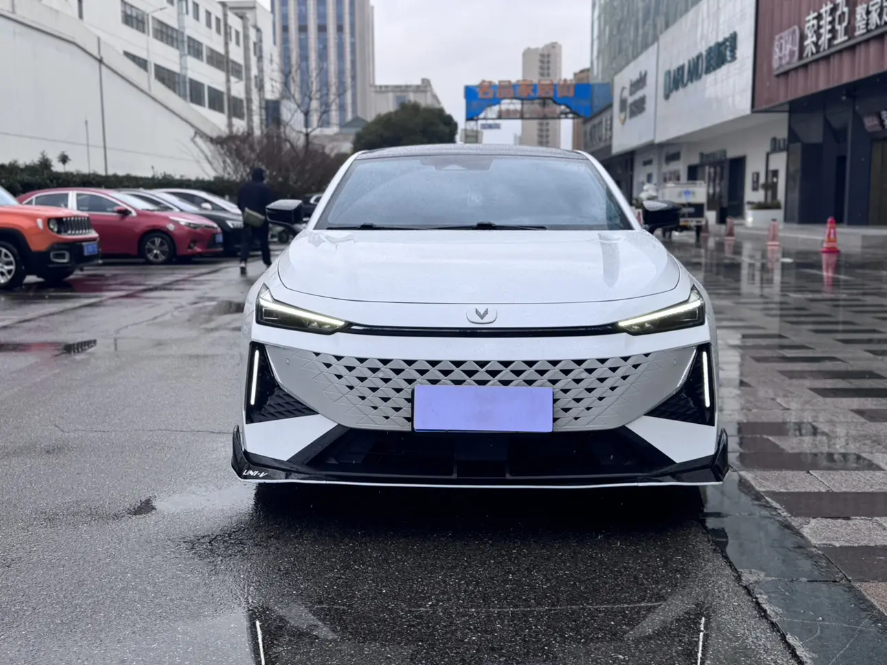 Changan UNI-V  из Китая