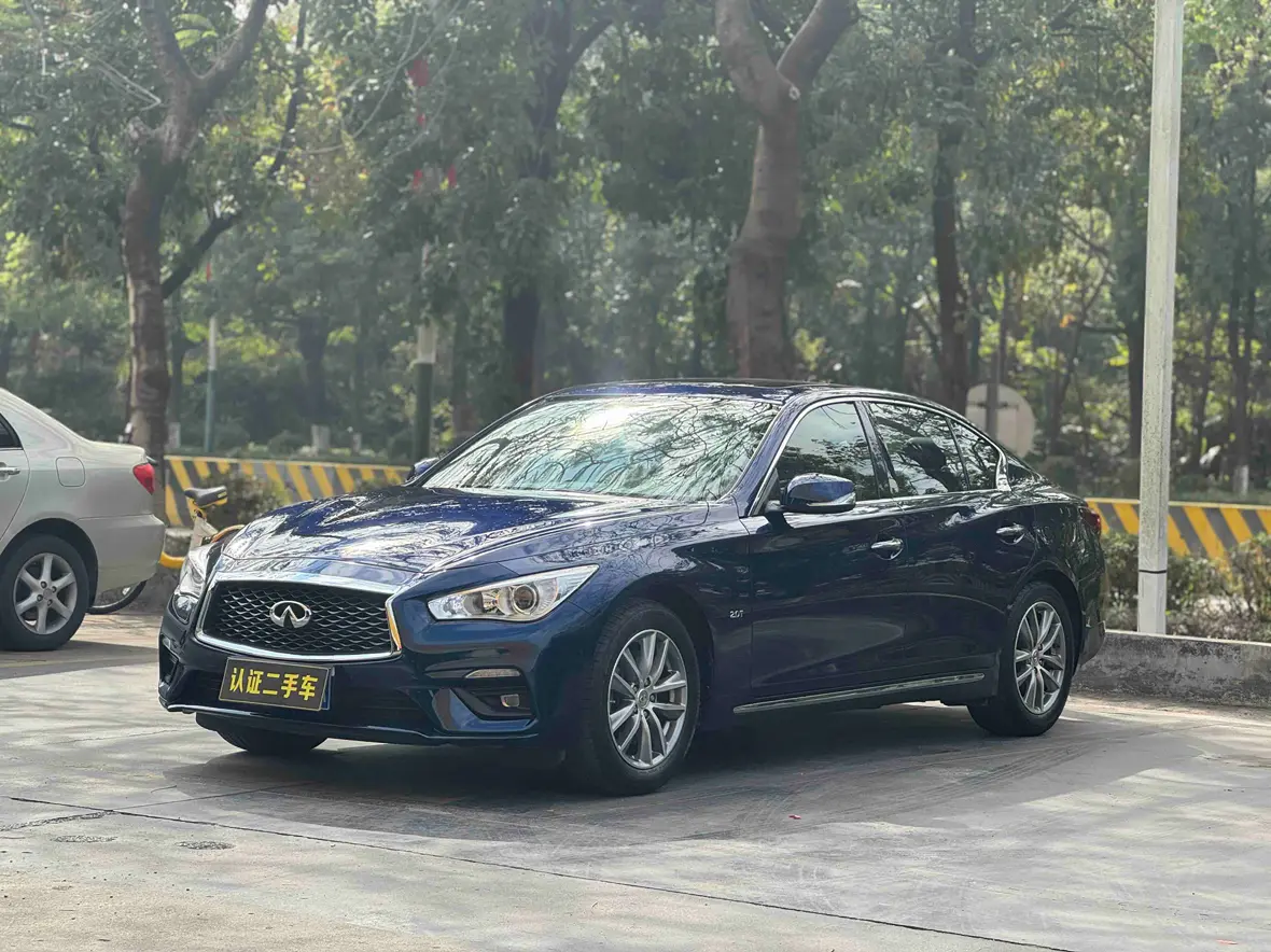 Infiniti Q50L