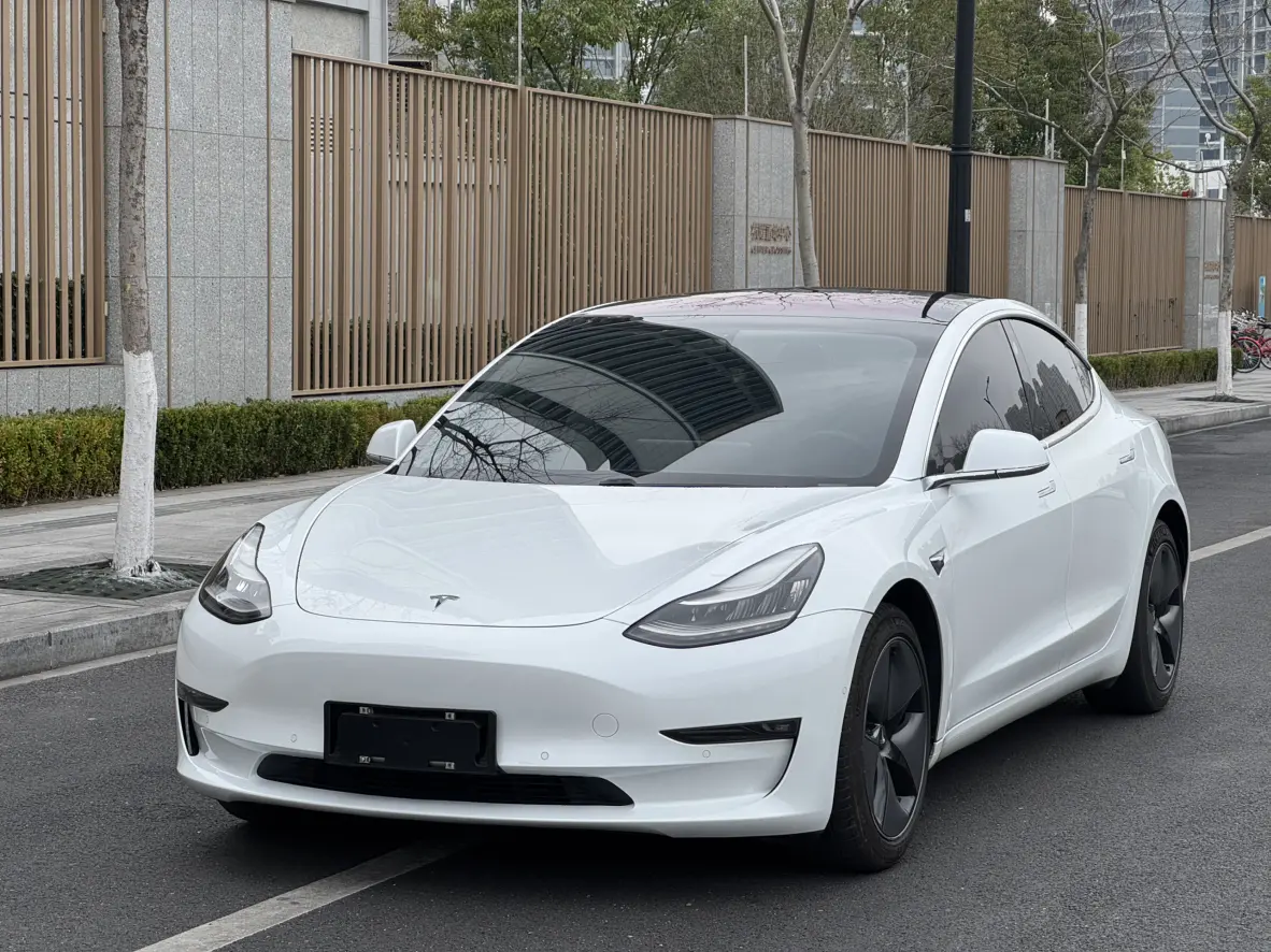 Tesla Model 3  из Китая
