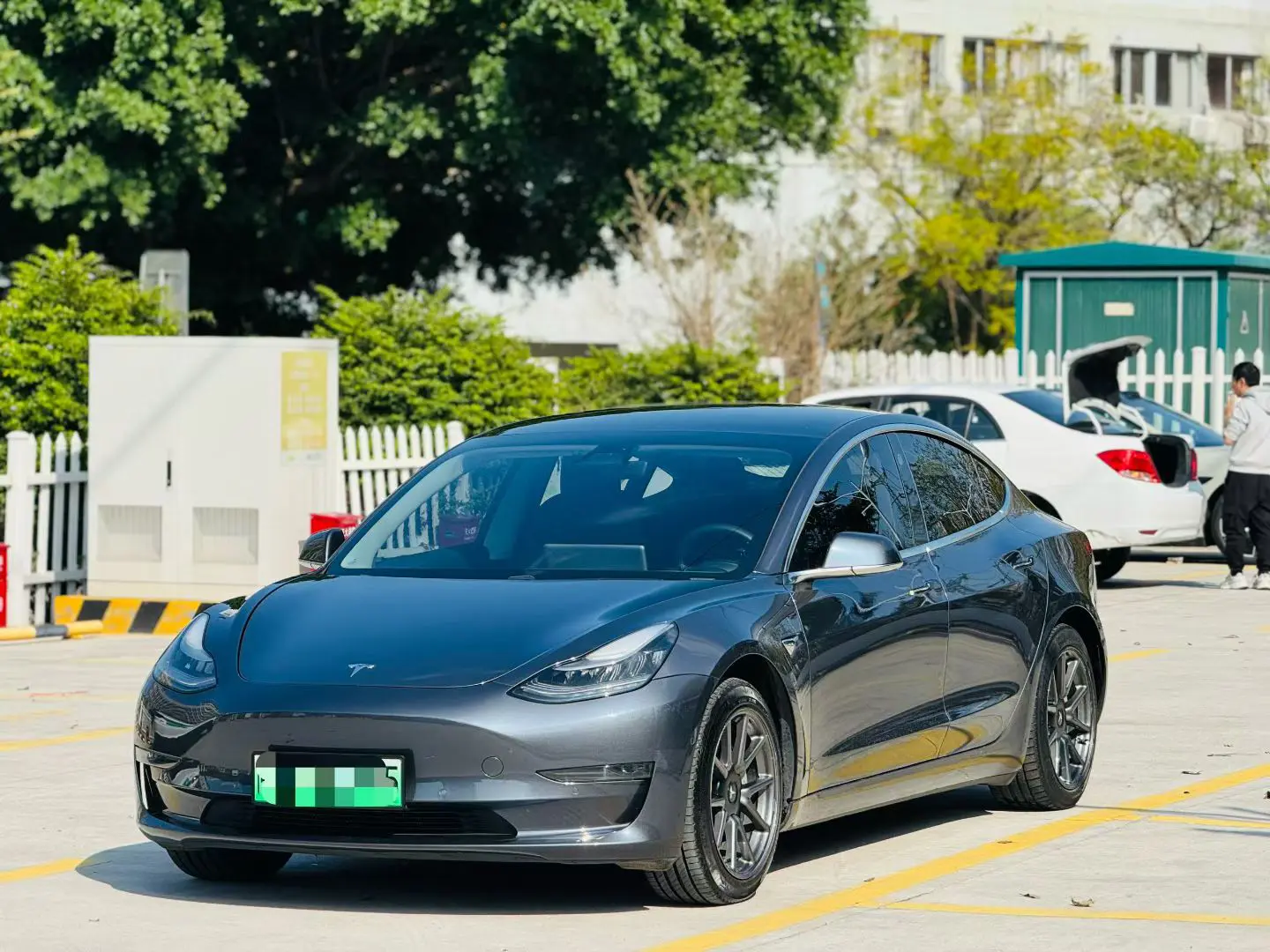 Tesla Model 3  из Китая