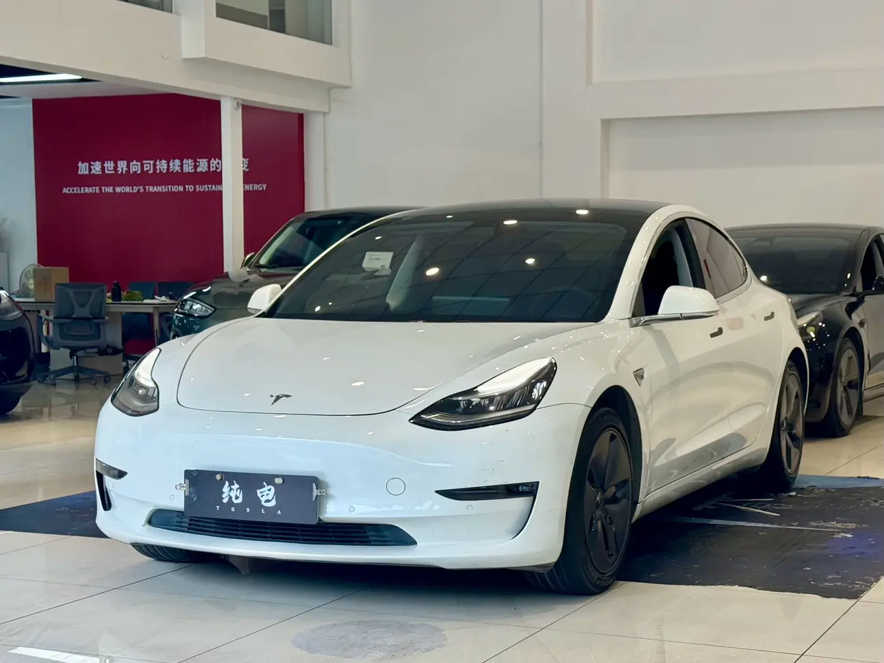 Tesla Model 3  из Китая