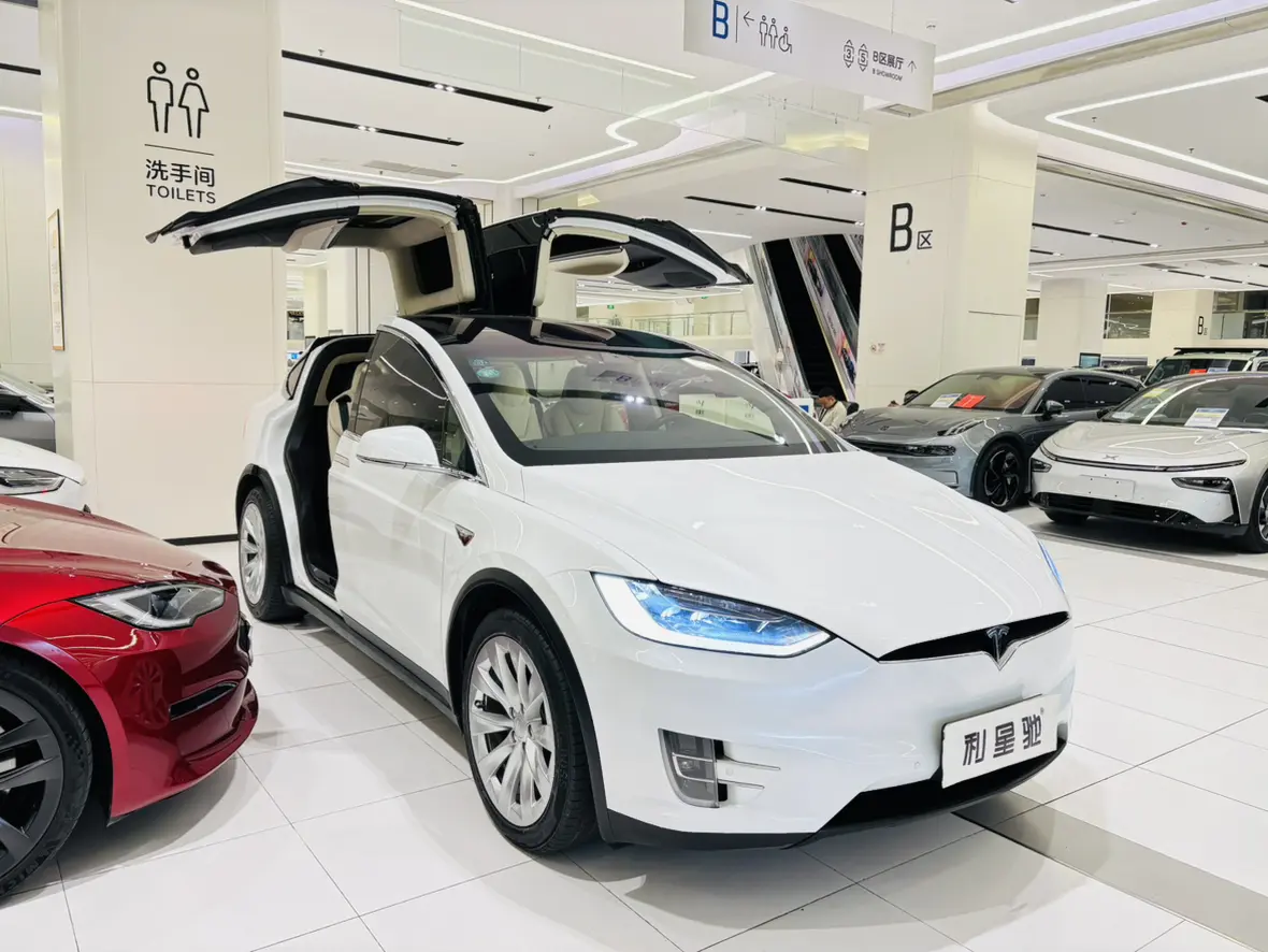 Tesla Model X  из Китая