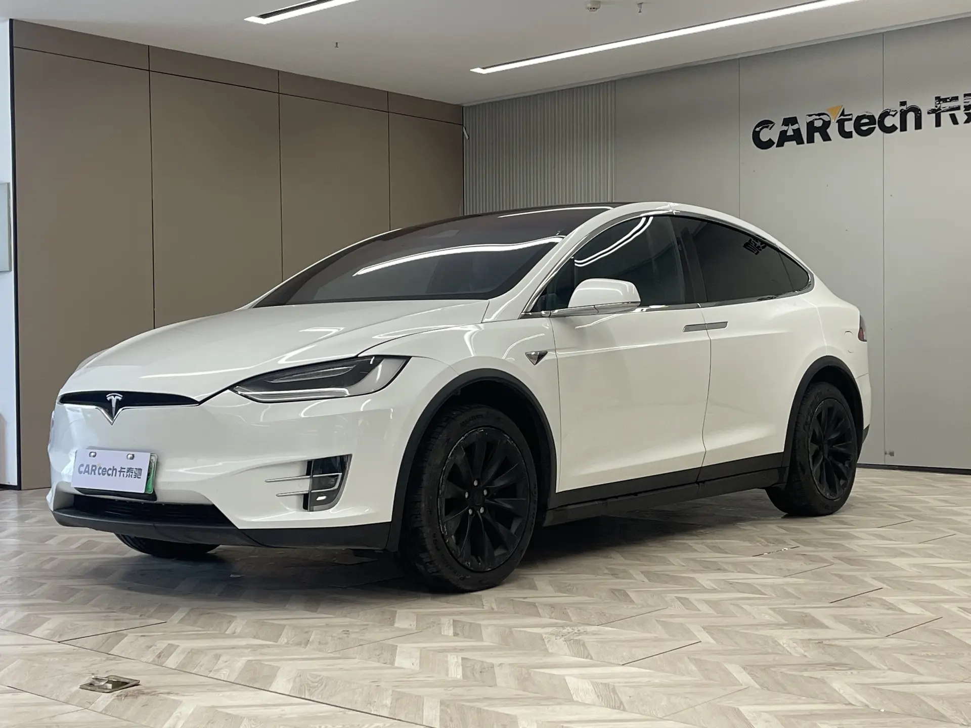 Tesla Model X  из Китая