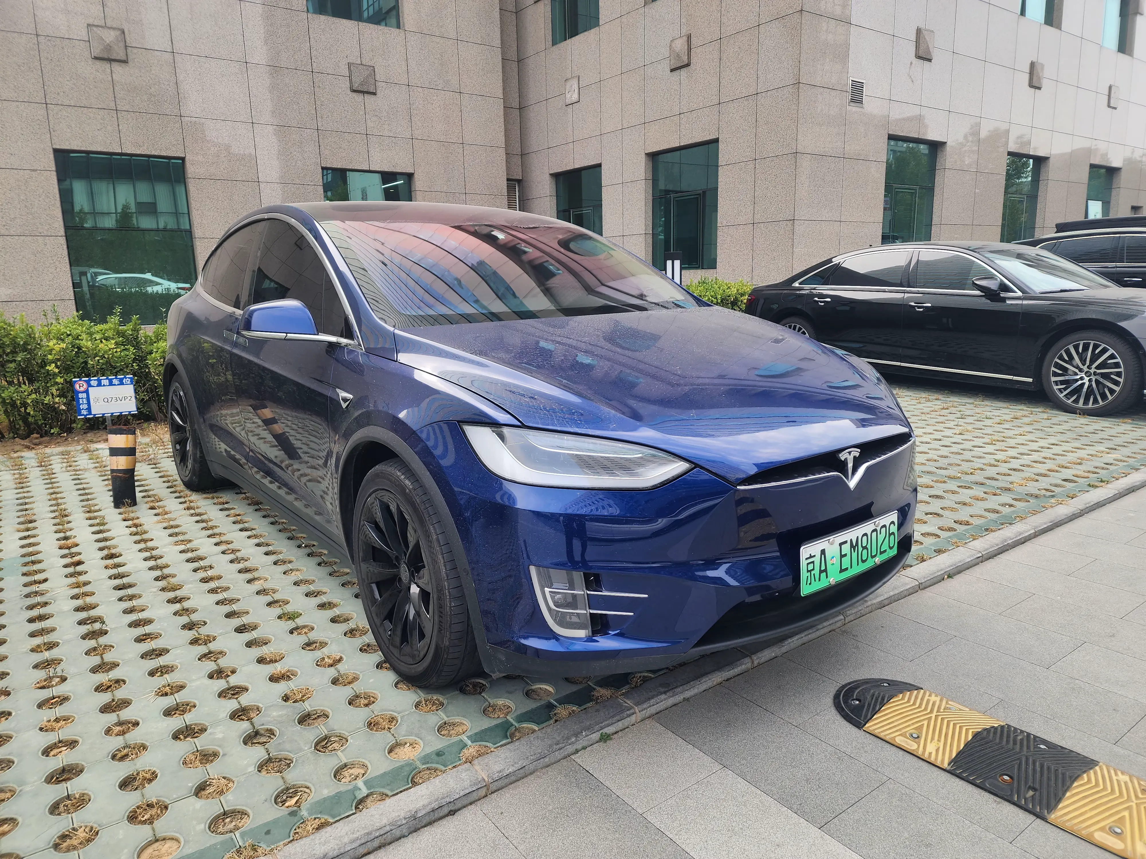 Tesla Model X  из Китая