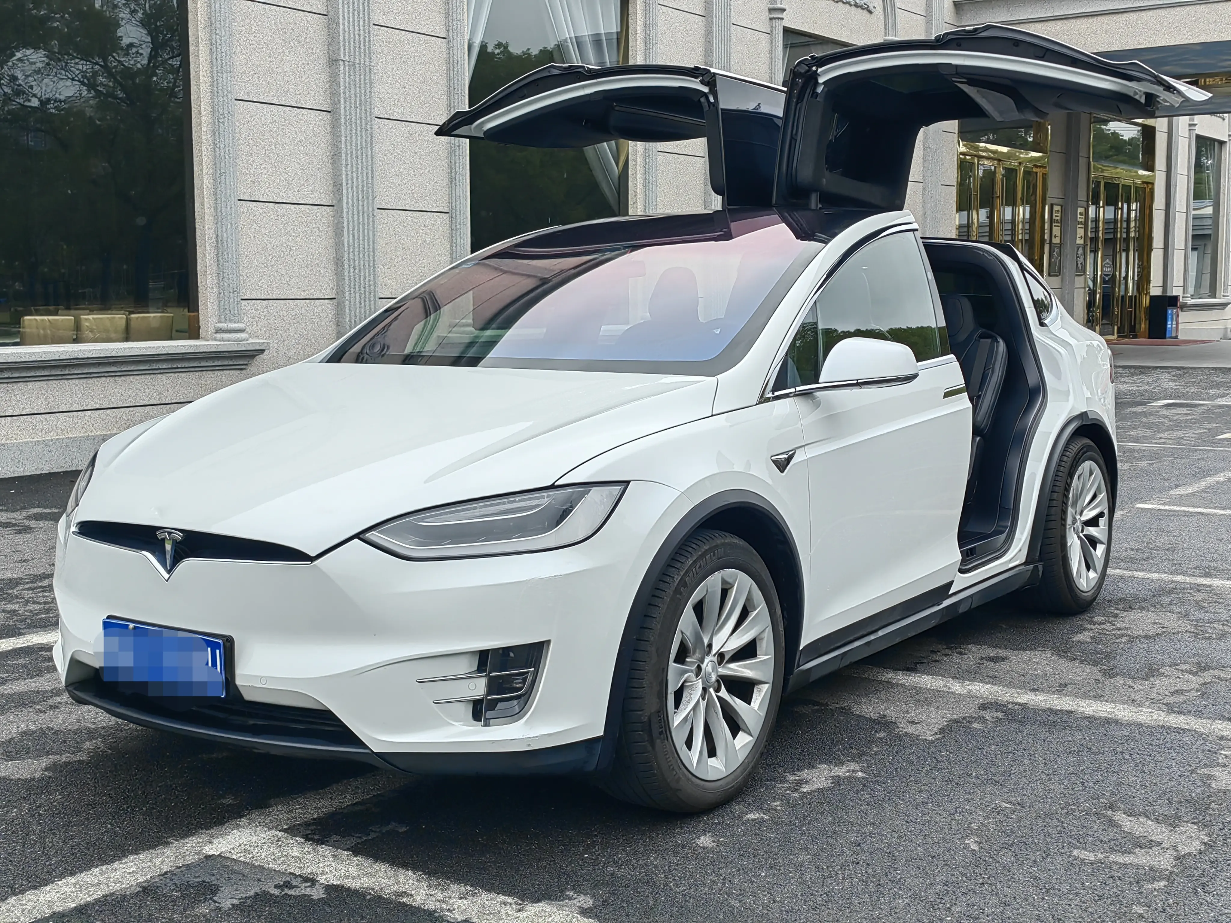 Tesla Model X  из Китая