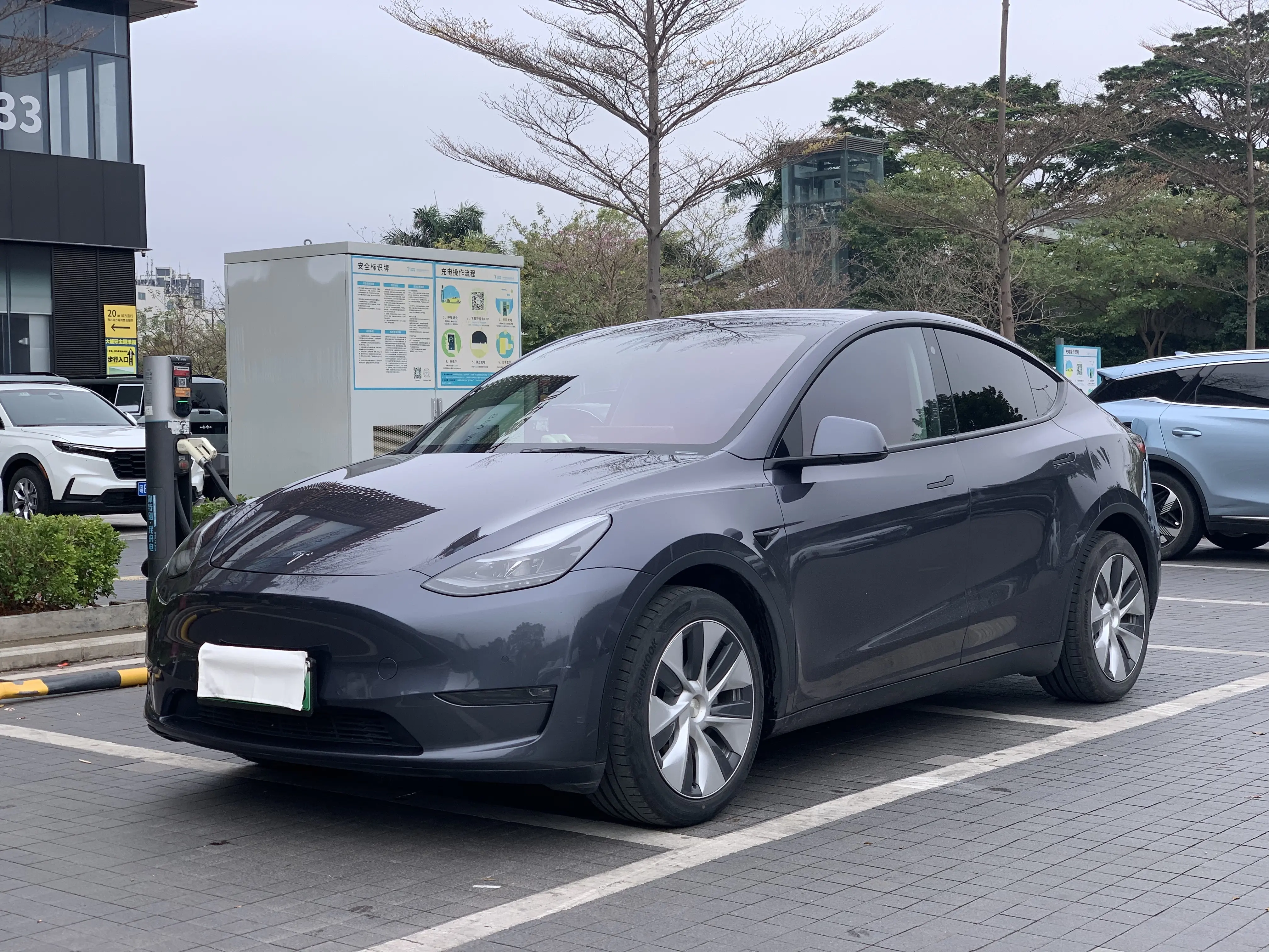 Tesla Model Y  из Китая