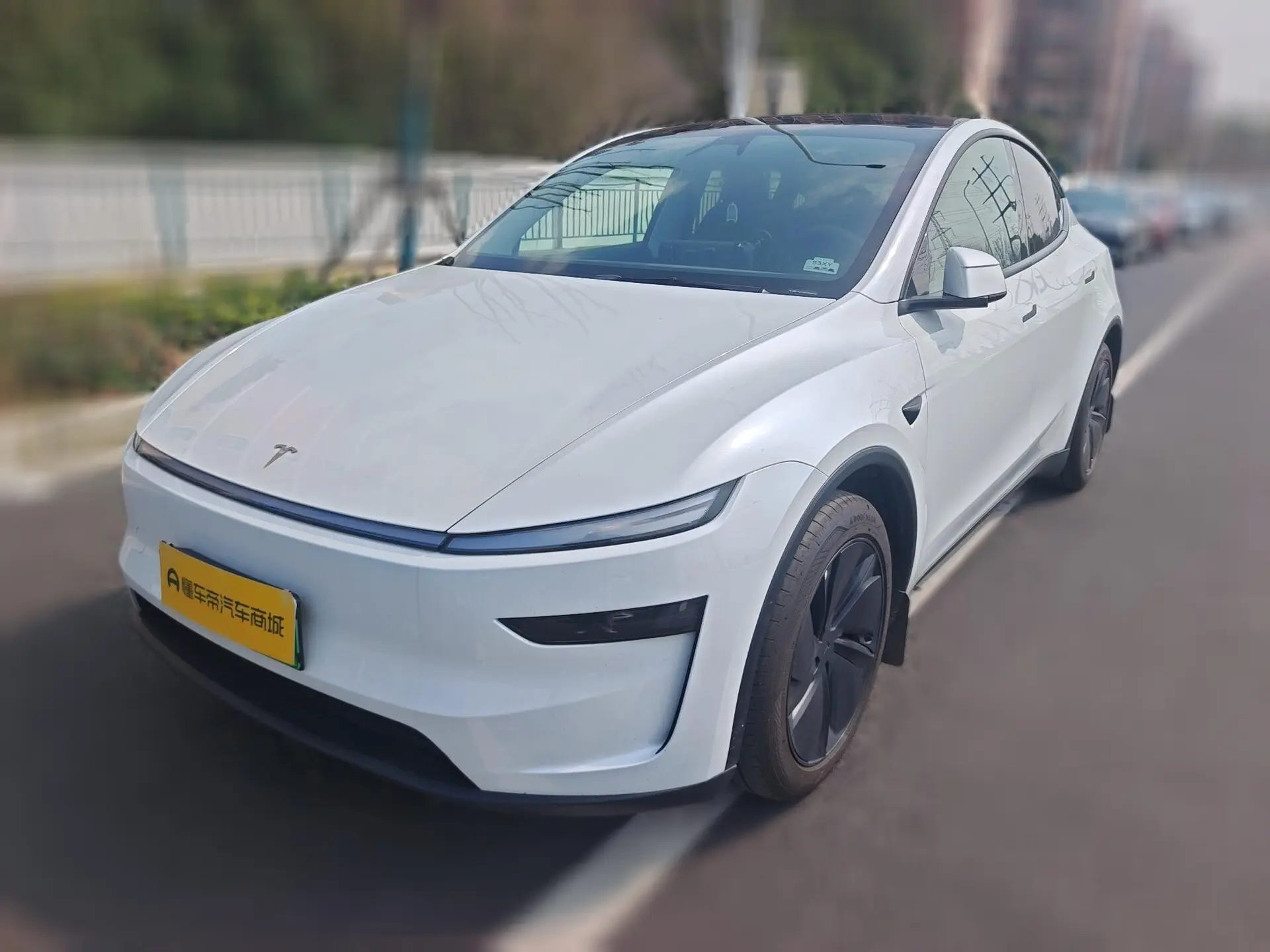 Tesla Model Y  из Китая