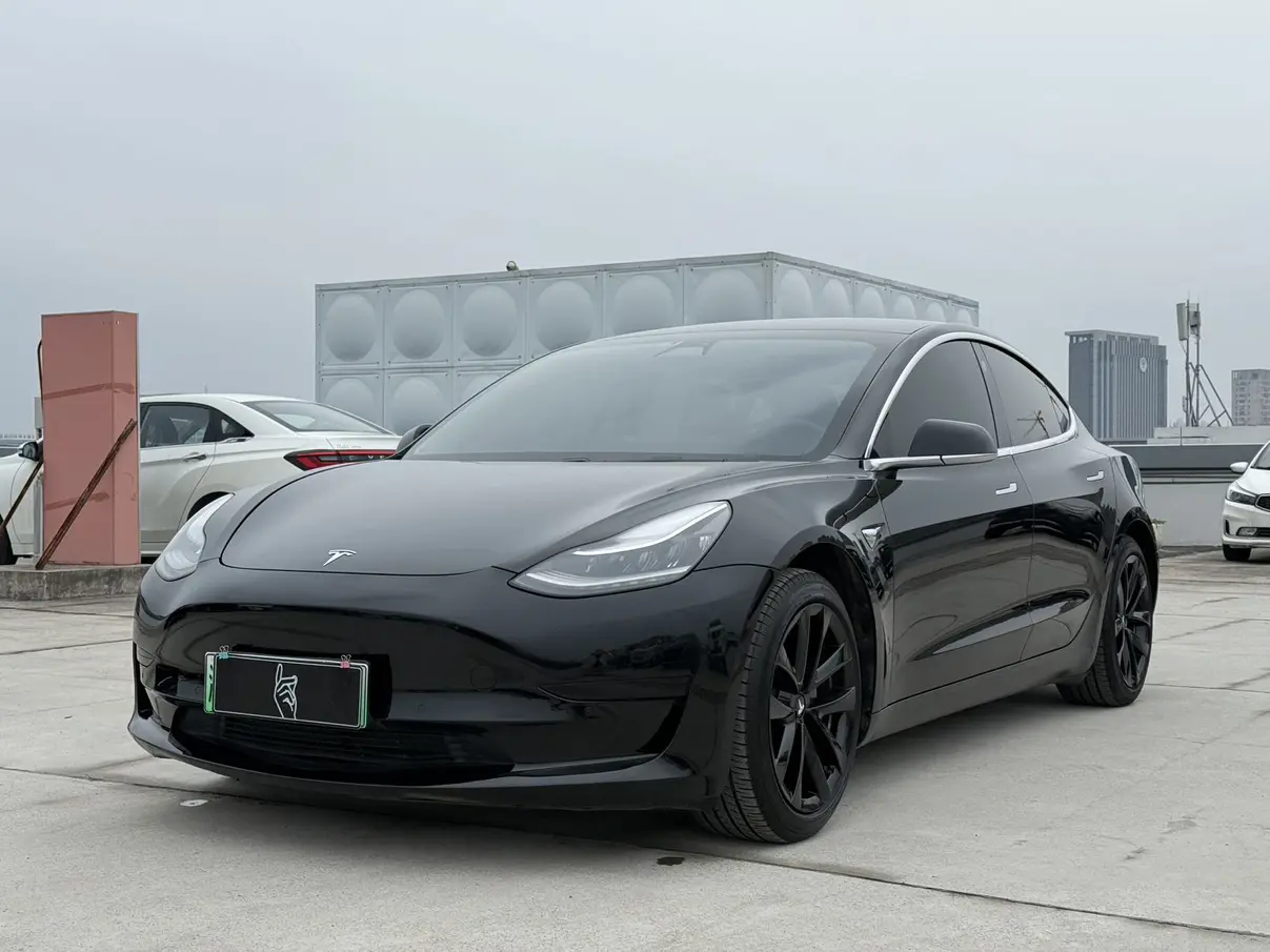 Tesla Model 3  из Китая