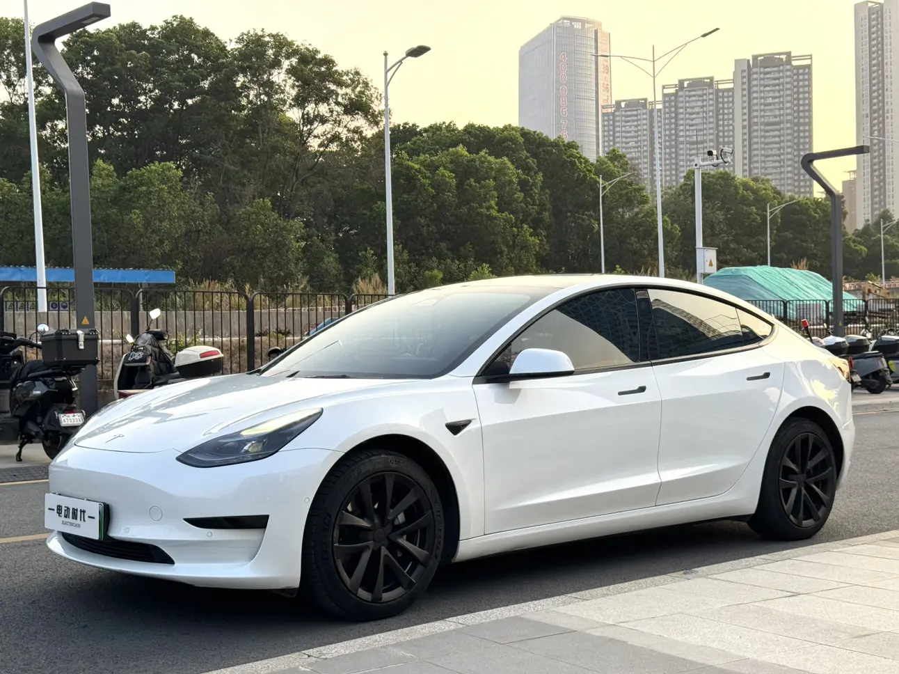 Tesla Model 3  из Китая