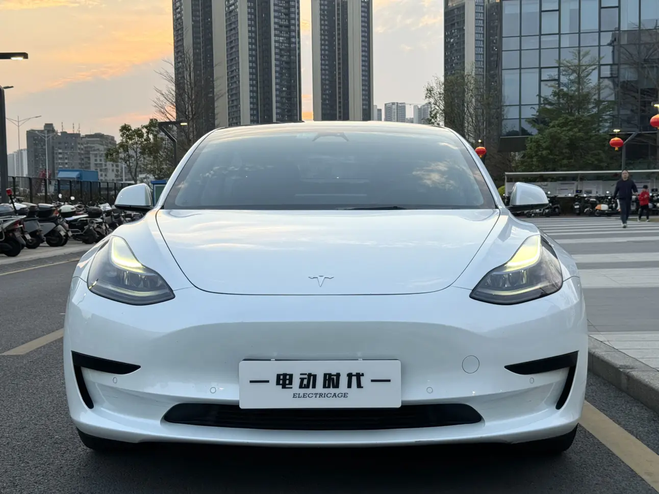 Tesla Model 3  из Китая
