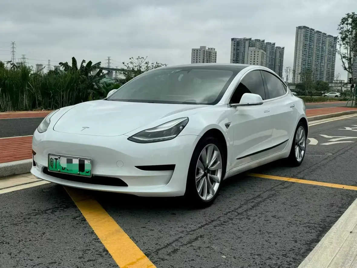 Tesla Model 3  из Китая