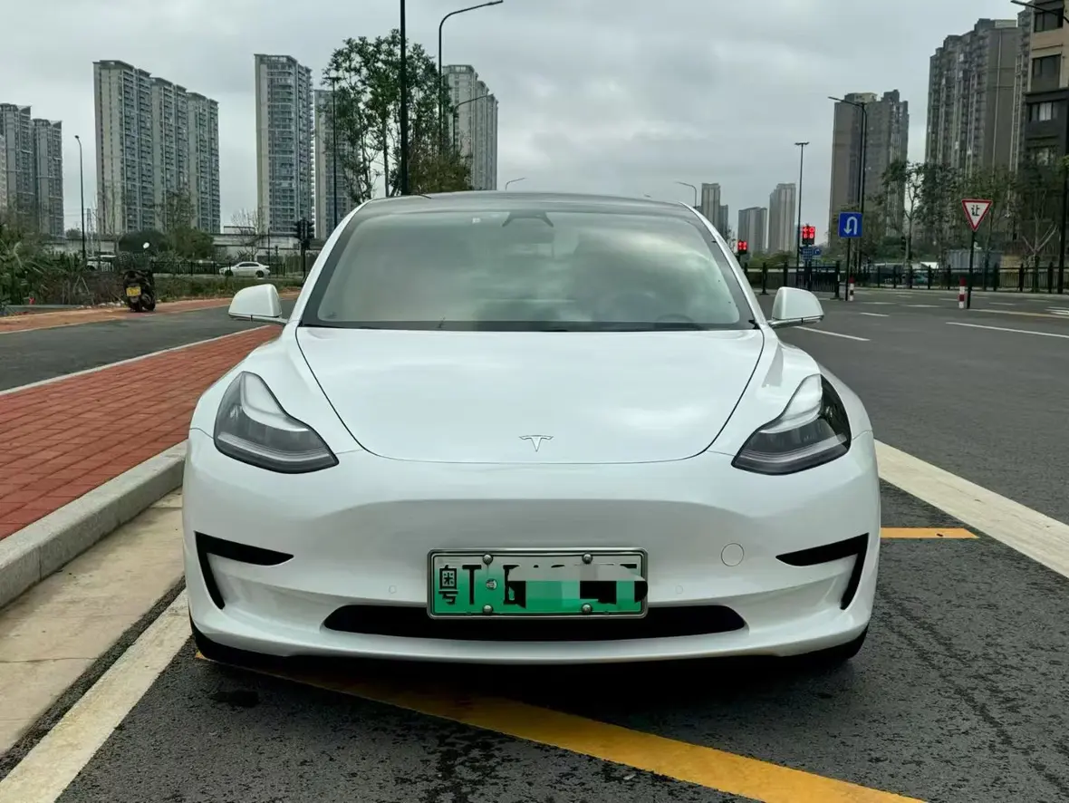 Tesla Model 3  из Китая